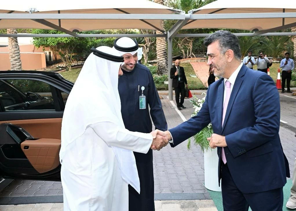 طاهر سعيد أحمد يتسلم 1.1 مليون دينار بحريني جائزة "حصادي" الكبرى من بيت التمويل الكويتي - البحرين