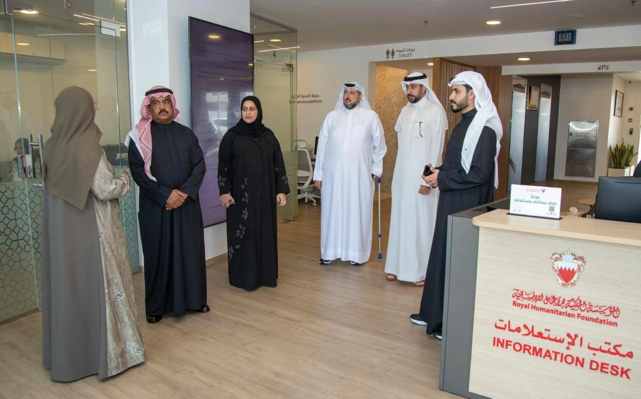القائم بأعمال الأمين العام للمؤسسة الملكية يفتتح مقر مركز خدمة العملاء ويُطلق منصة (مركز خدمة العملاء عن بُعد) بالمؤسسة
