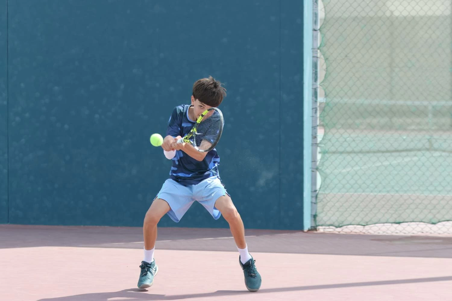 نتائج مثيرة سجلتها مباريات دور الـ32 لبطولة الاتحاد الدولي للتنس للناشئين