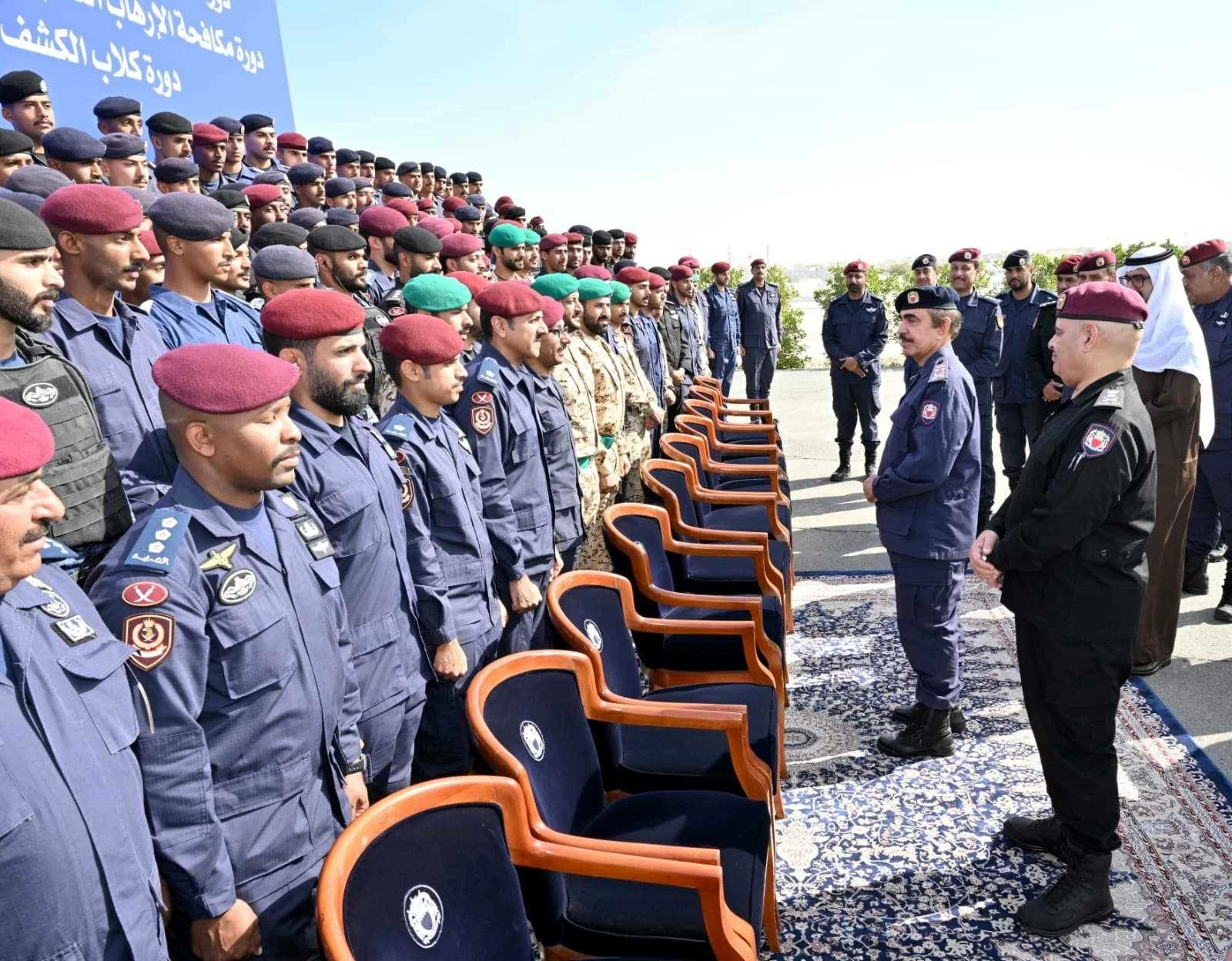 وزير الداخلية يشهد حفـل تخرج دورة الصاعقة التأسيسية وعدد من الدورات التدريبية بقيادة قوة الأمن الخاصة