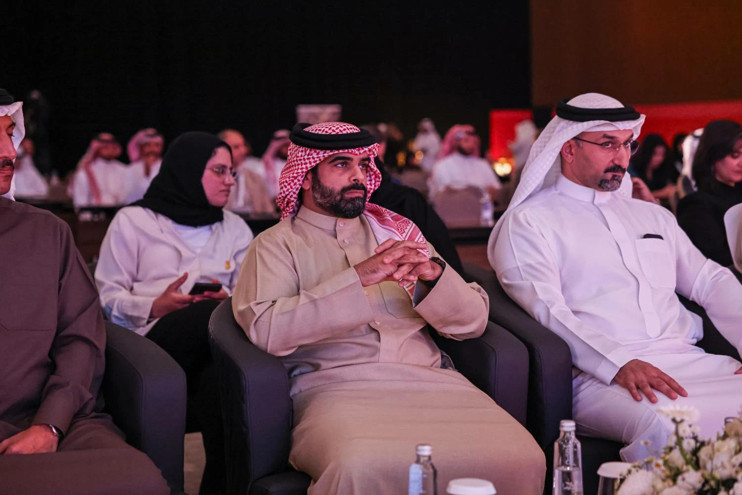 سلمان بن محمد يكرم 15 شخصية من رواد وداعمي ابتكار الذكاء الاصطناعي