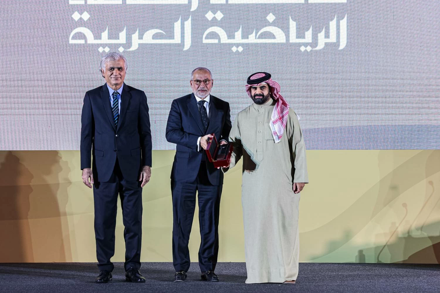 سلمان بن محمد يكرم 15 شخصية من رواد وداعمي ابتكار الذكاء الاصطناعي