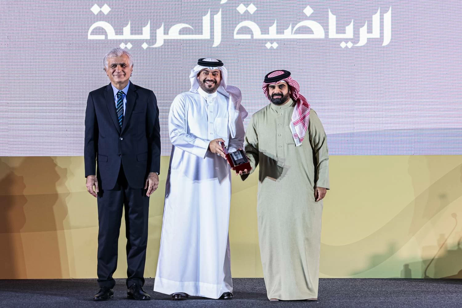 سلمان بن محمد يكرم 15 شخصية من رواد وداعمي ابتكار الذكاء الاصطناعي