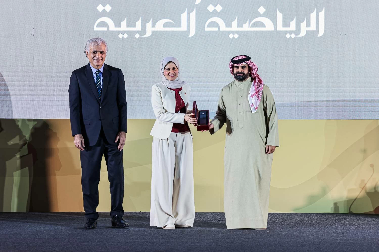 سلمان بن محمد يكرم 15 شخصية من رواد وداعمي ابتكار الذكاء الاصطناعي