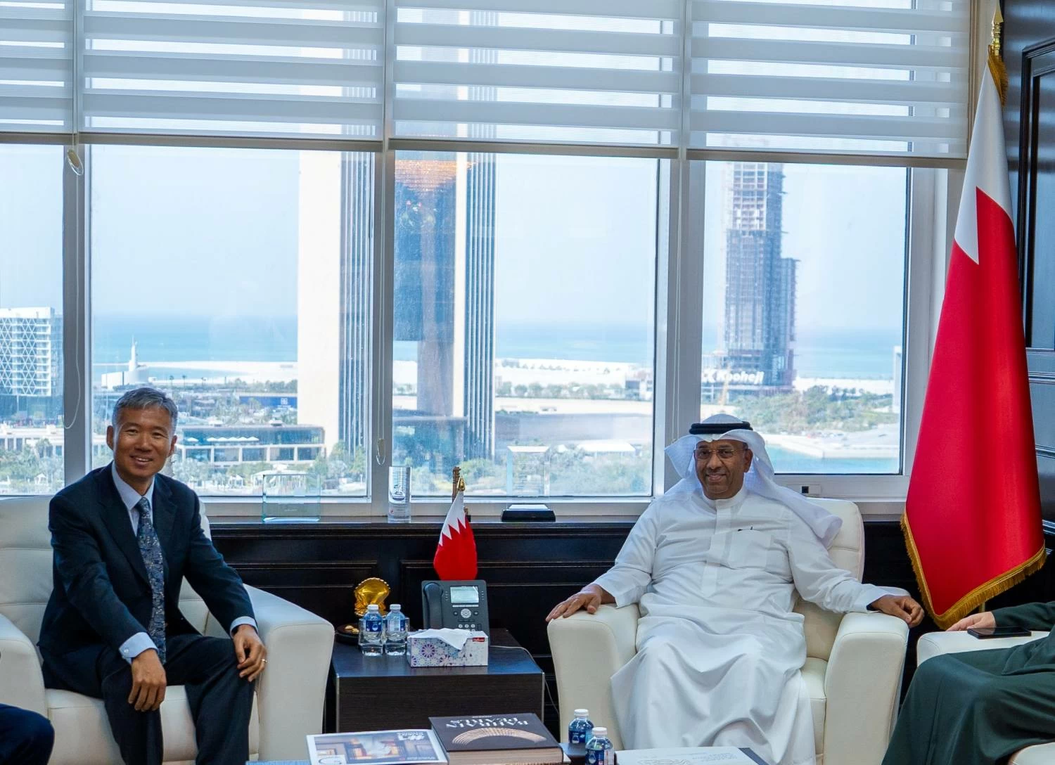 وكيل الوزارة للشؤون المالية بوزارة المالية يستقبل الرئيس التنفيذي لمركز التعاون متعدد الأطراف لتمويل التنمية