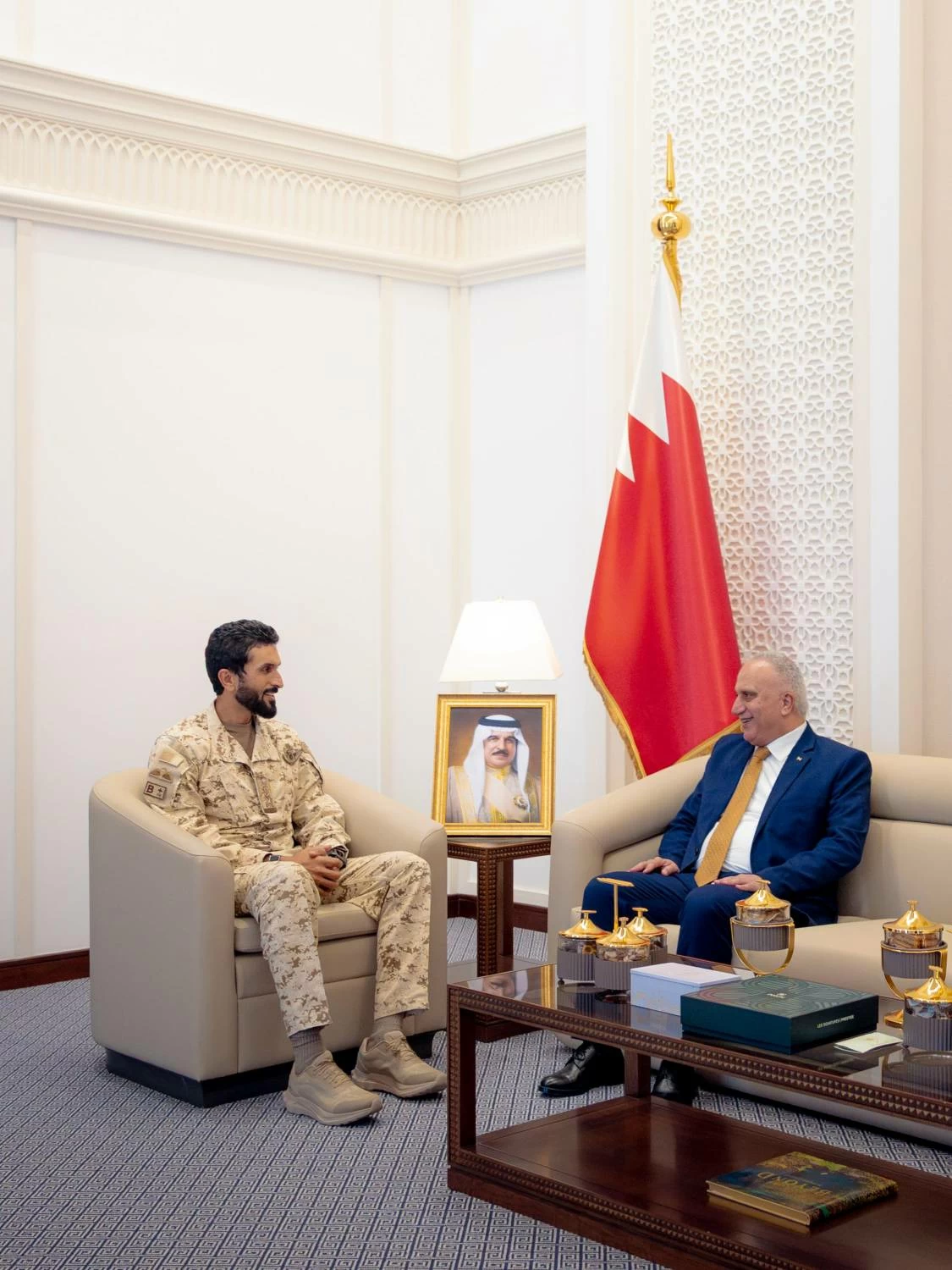 ناصر بن حمد يستقبل سفير دولة فلسطين لدى البحرين