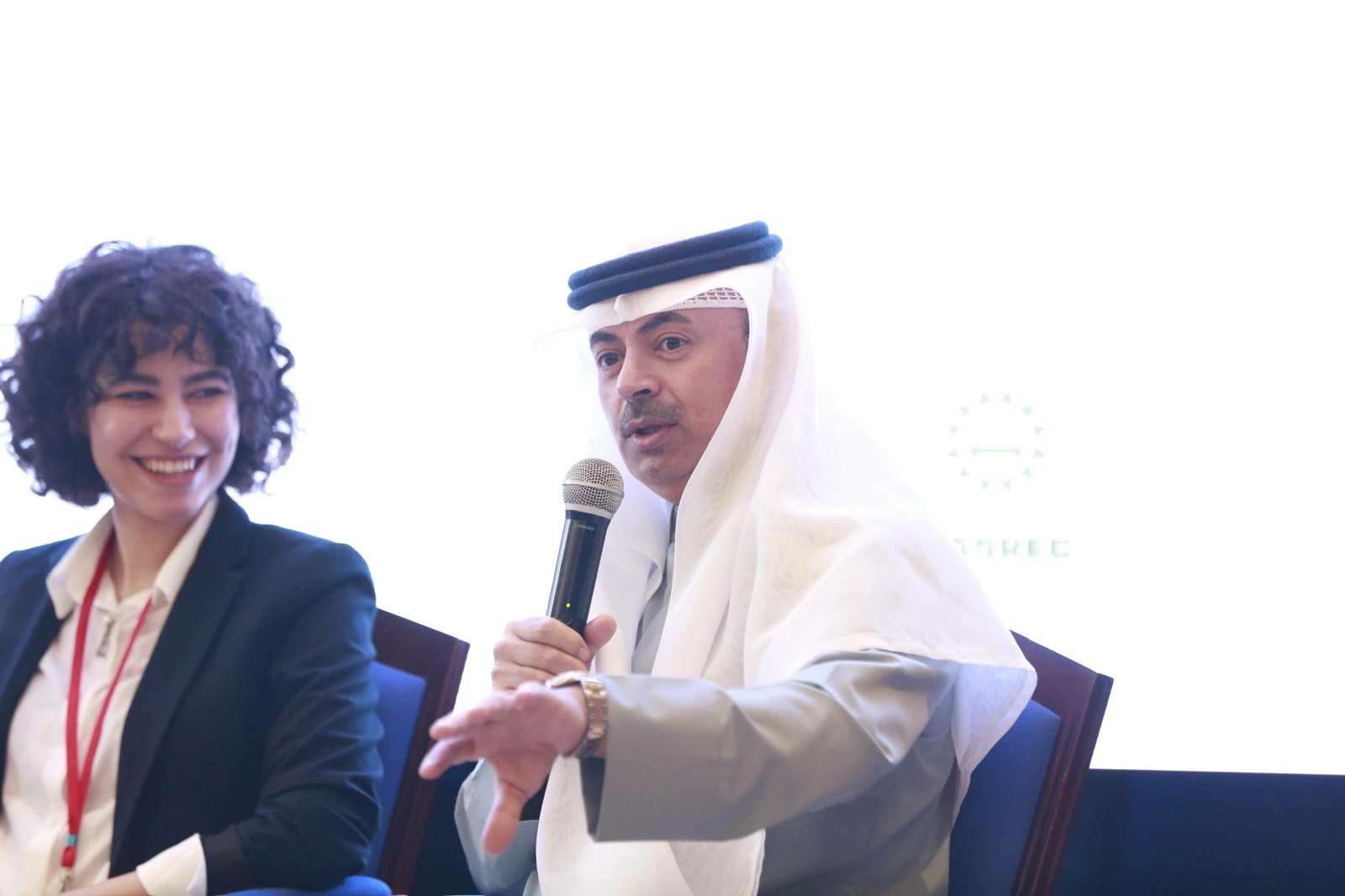 بين الإنسان والآلة: كيف تُعد الجامعات خريج المستقبل في عصر الثورة الصناعية الخامسة؟