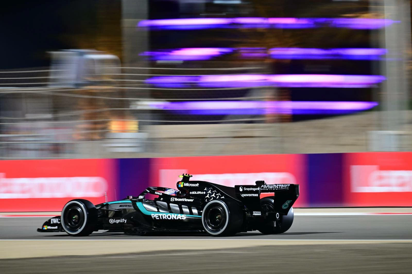 نوريس ينهي اليوم الأول من تجارب الفورمولا وان بالصدارة