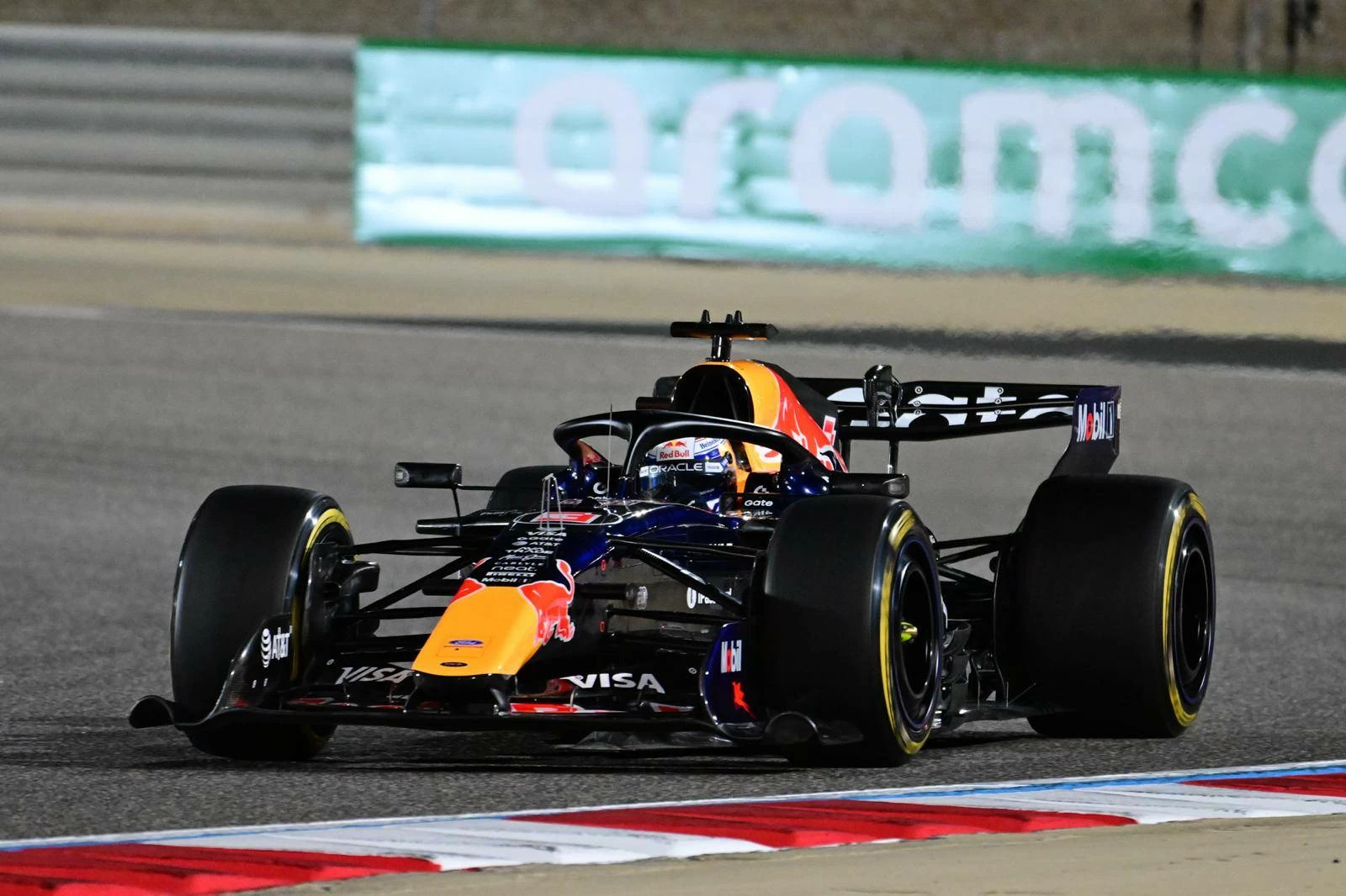 نوريس ينهي اليوم الأول من تجارب الفورمولا وان بالصدارة