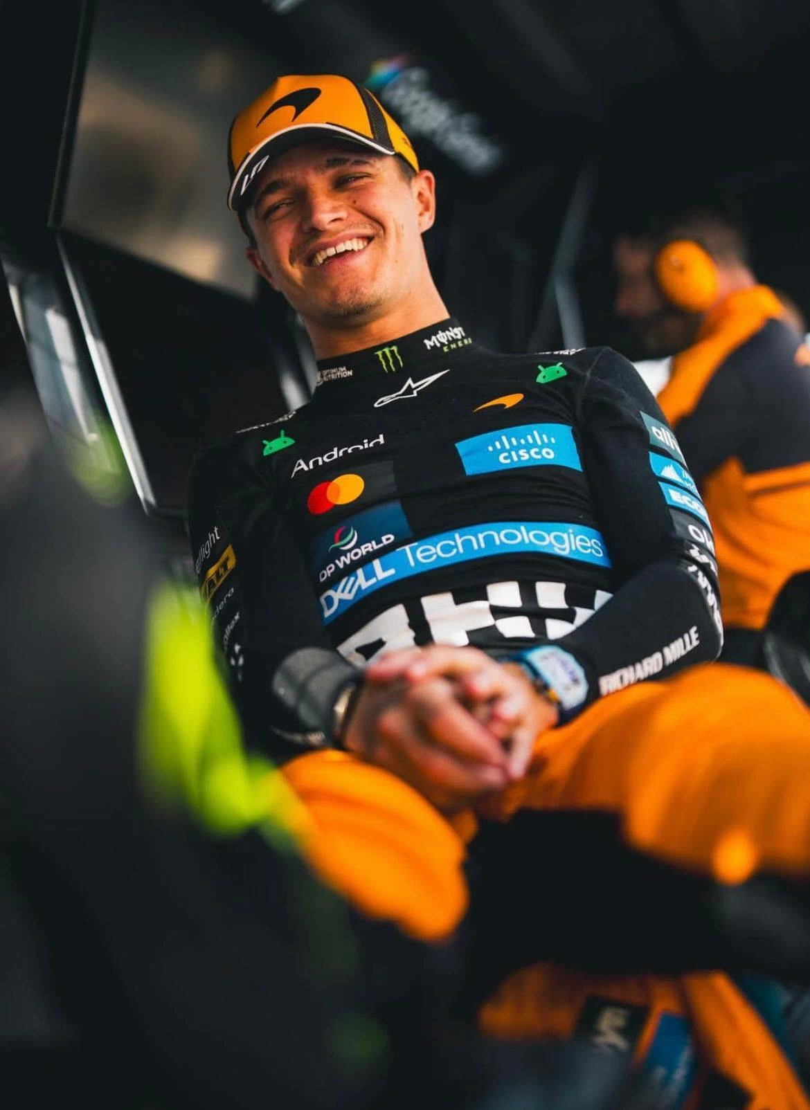 نوريس: التجارب تكشف أداء سيارة ماكلارين في ظروف متباينة وتوفر بيانات شاملة للتحليل