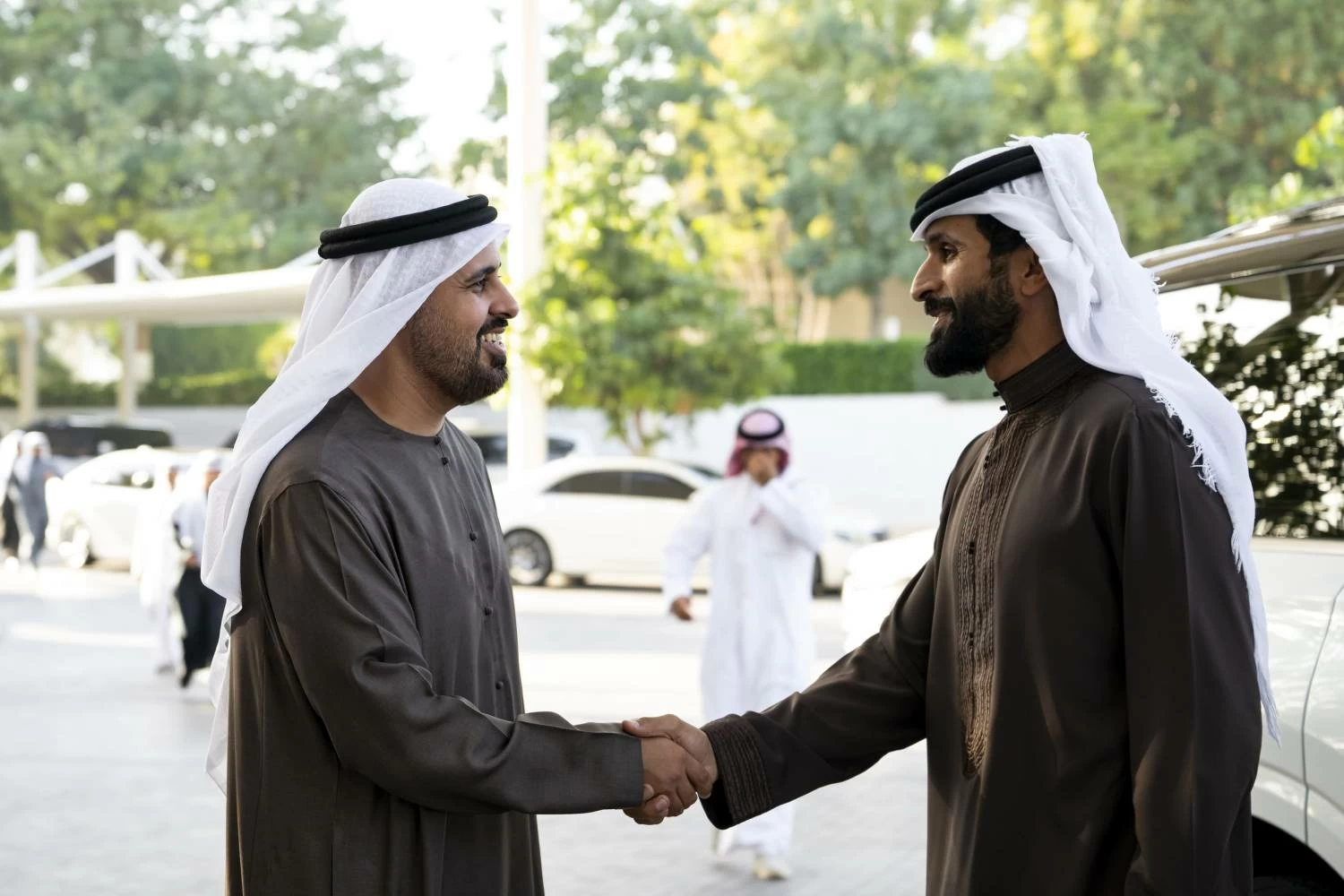 ناصر بن حمد ينقل تحيات وتقدير جلالة الملك إلى رئيس الإمارات