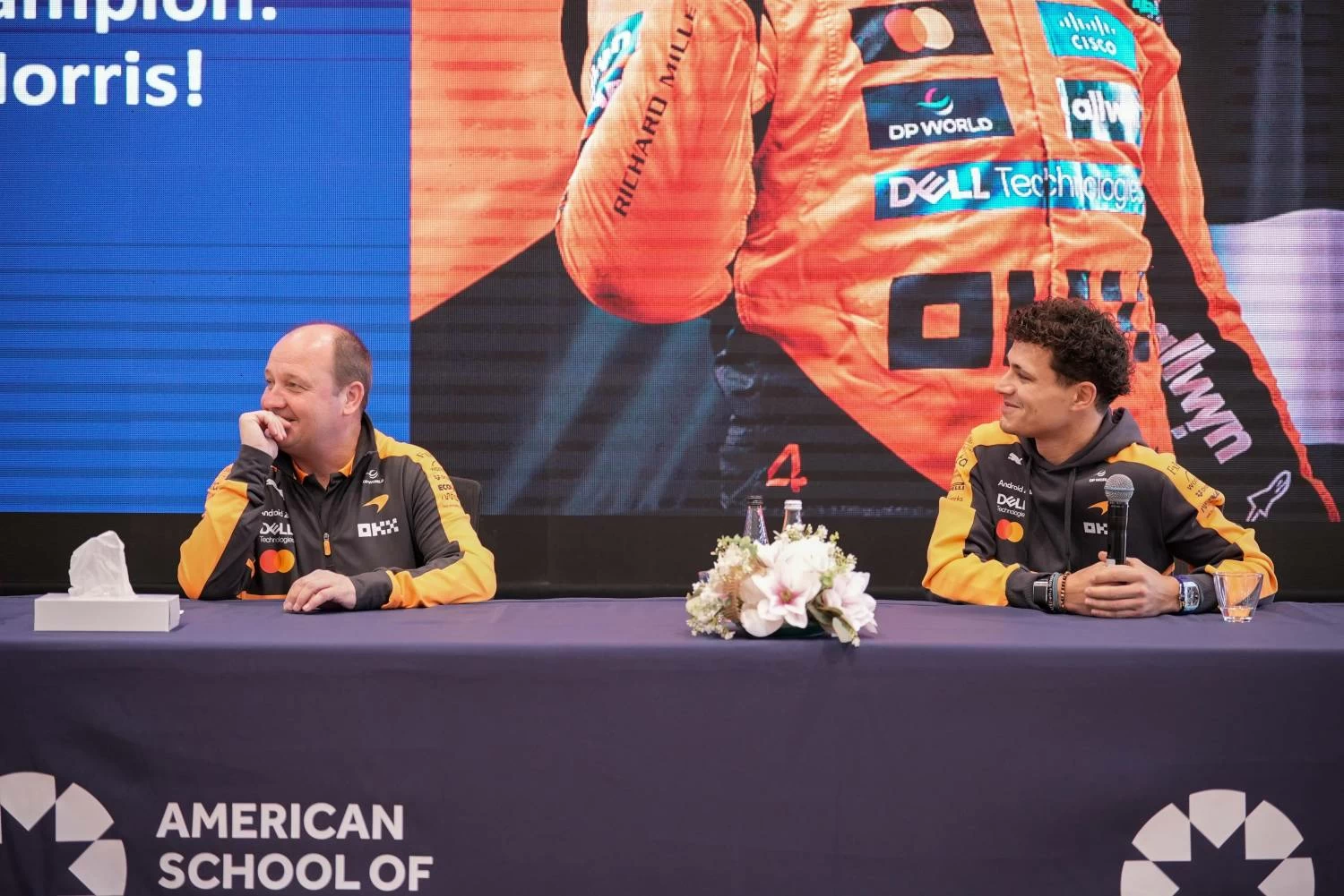 المدرسة الأمريكية بالبحرين تستضيف سائق ماكلارين لاندو نوريس