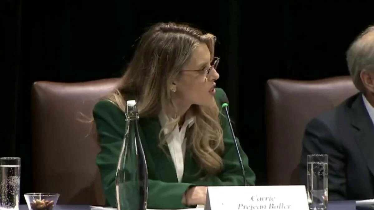 &laquo;لن أرضخ لإسرائيل&raquo;.. إقالة عضوة بلجنة البيت الأبيض تشعل جدلاً حول معاداة السامية وفلسطين