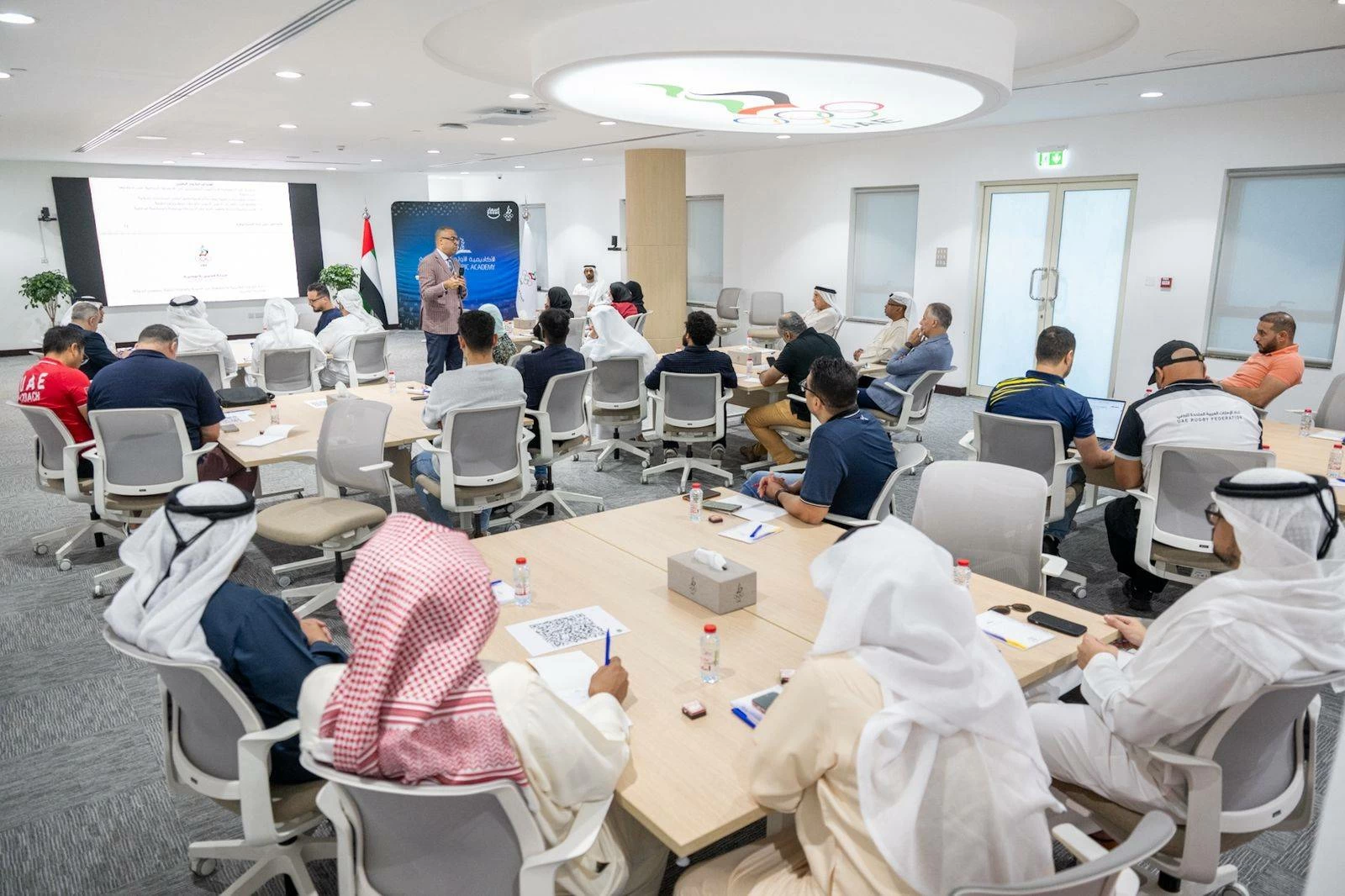 الأولمبية الإماراتية تنظم ورشة عمل للاتحادات الرياضية لتعزيز مكافحة المنشطات ودعم إجراءات حماية اللاعبين