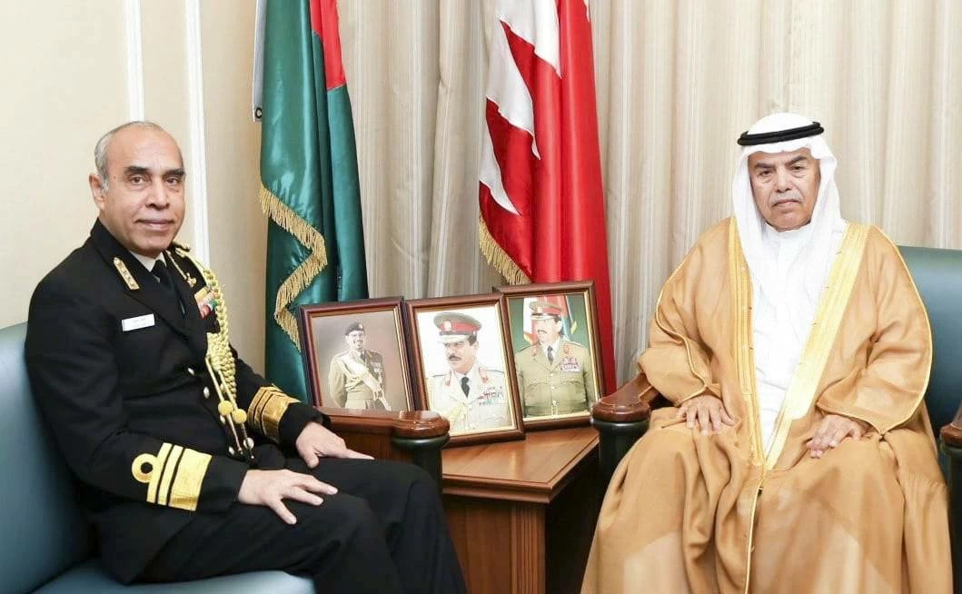 وزير شؤون الدفاع يستقبل نائب رئيس هيئة الأركان البحرية بجمهورية الهند