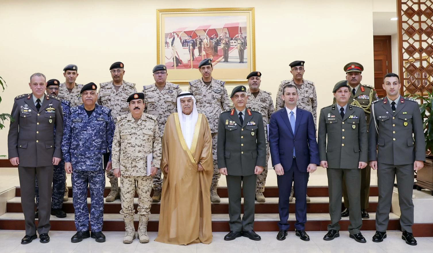 وزير شؤون الدفاع يستقبل رئيس الدفاع بجمهورية قبرص