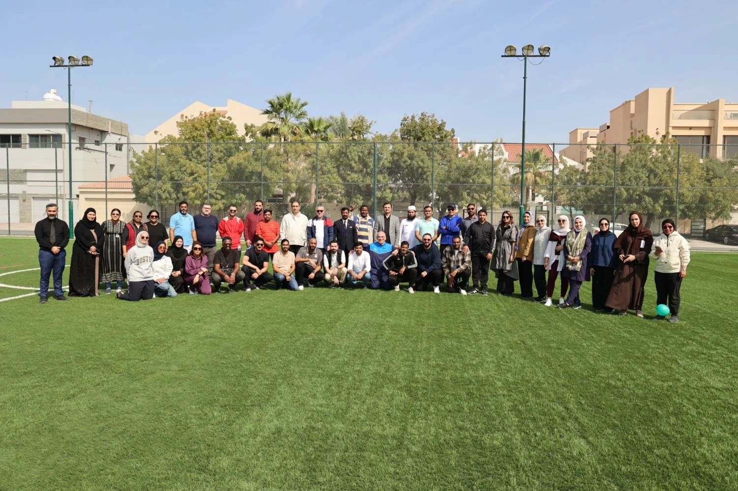 الجامعة العربية المفتوحة تشارك في يوم البحرين الرياضي