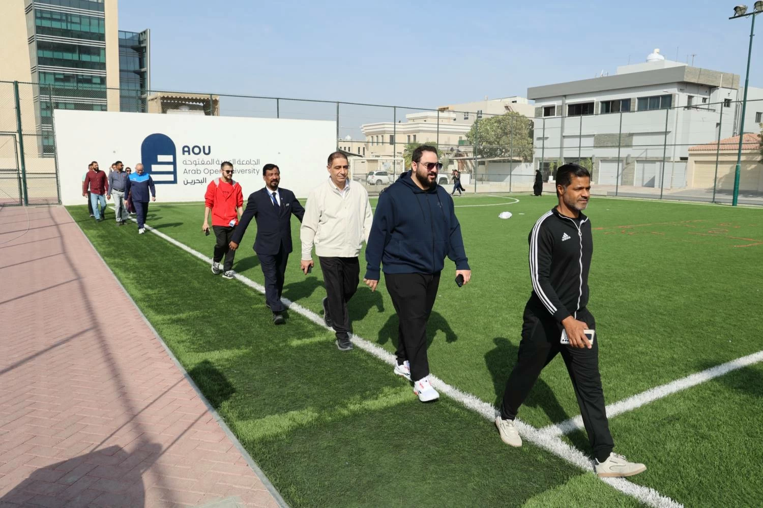 الجامعة العربية المفتوحة تشارك في يوم البحرين الرياضي