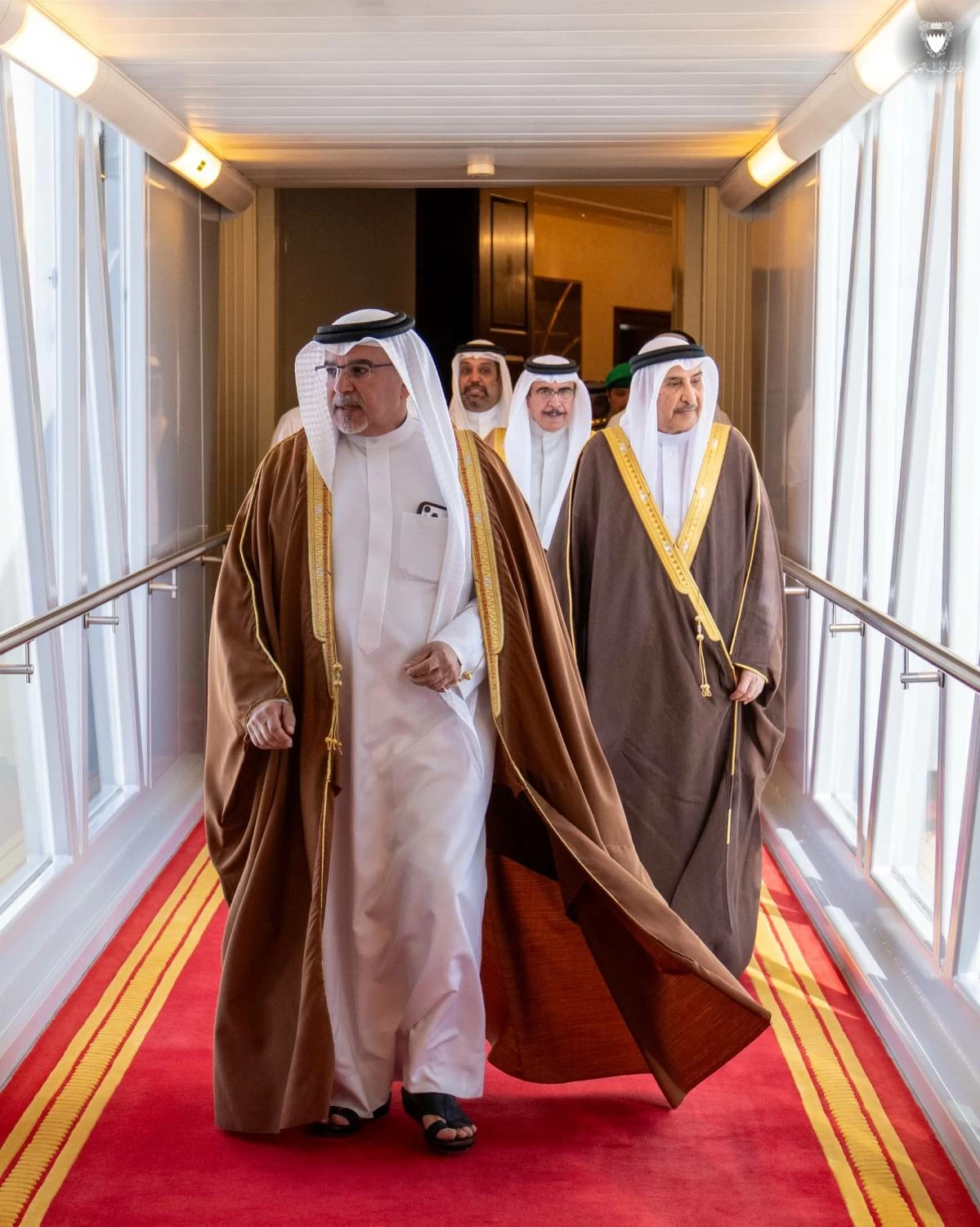 ولي العهد رئيس مجلس الوزراء يغادر أرض الوطن متوجهاً إلى الإمارات