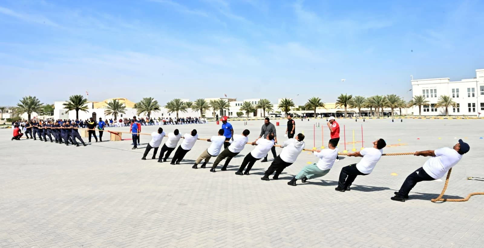 رئيس الشرطة يحضر فعالية اليوم الرياضي