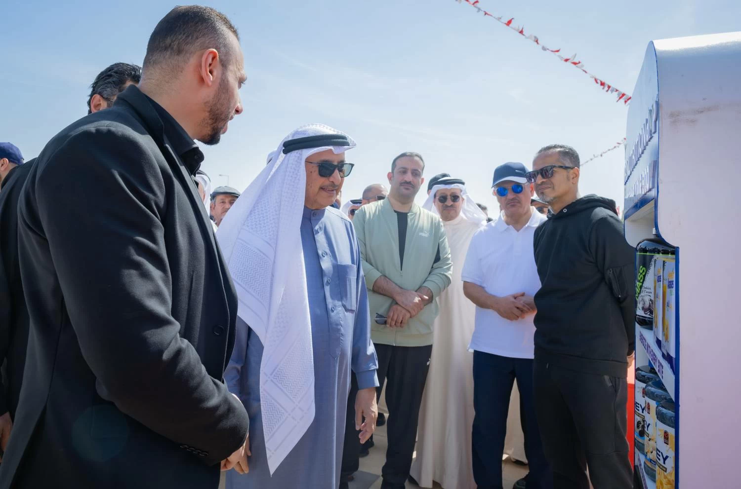 خالد بن عبد الله يفتتح المرحلة الأولى من ممشى سافرة احتفاءً باليوم الرياضي