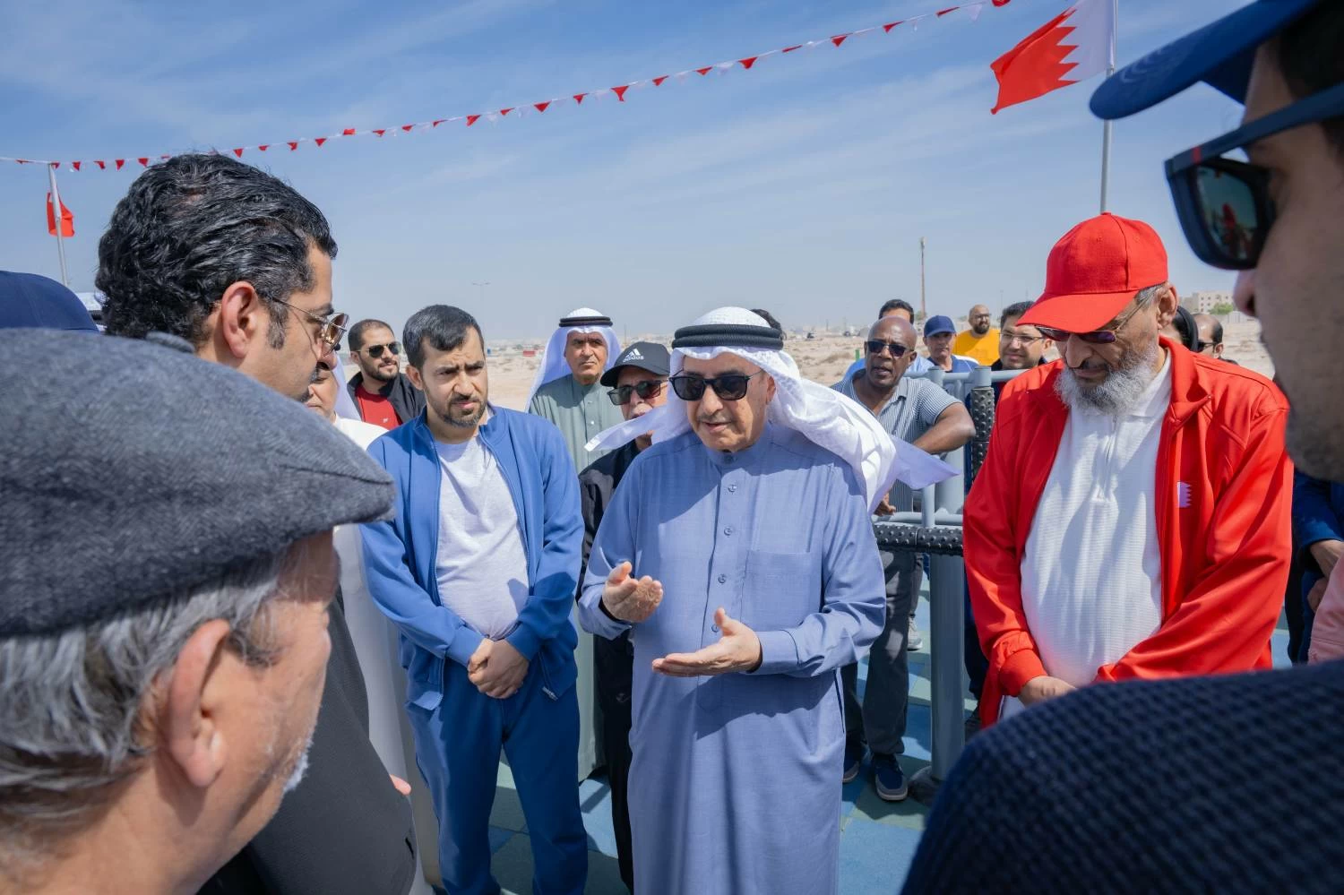 خالد بن عبد الله يفتتح المرحلة الأولى من ممشى سافرة احتفاءً باليوم الرياضي