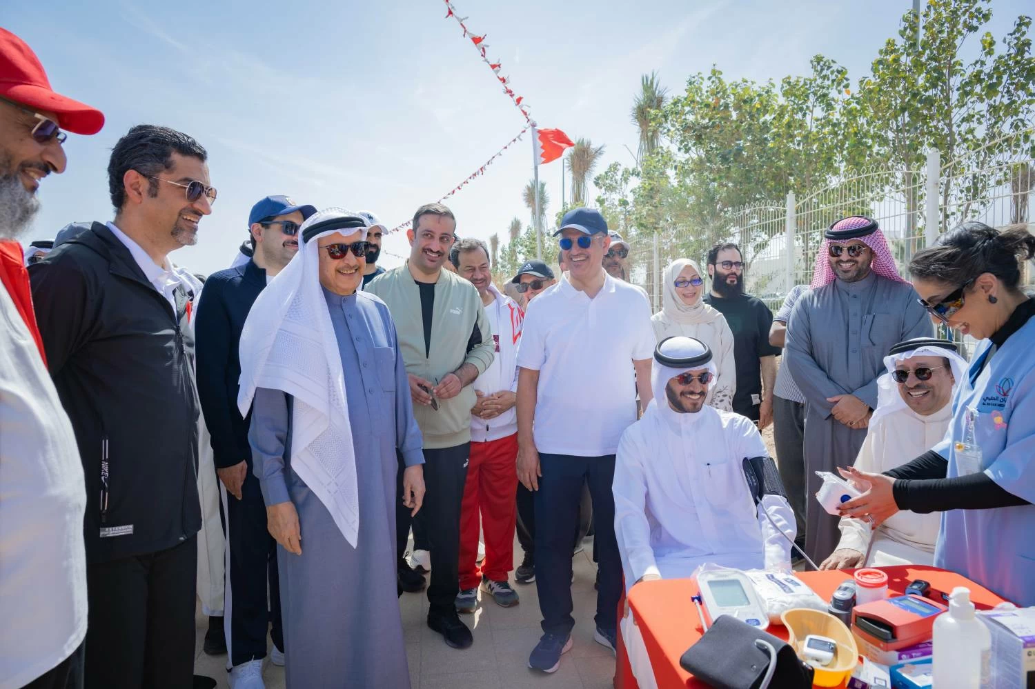 خالد بن عبد الله يفتتح المرحلة الأولى من ممشى سافرة احتفاءً باليوم الرياضي