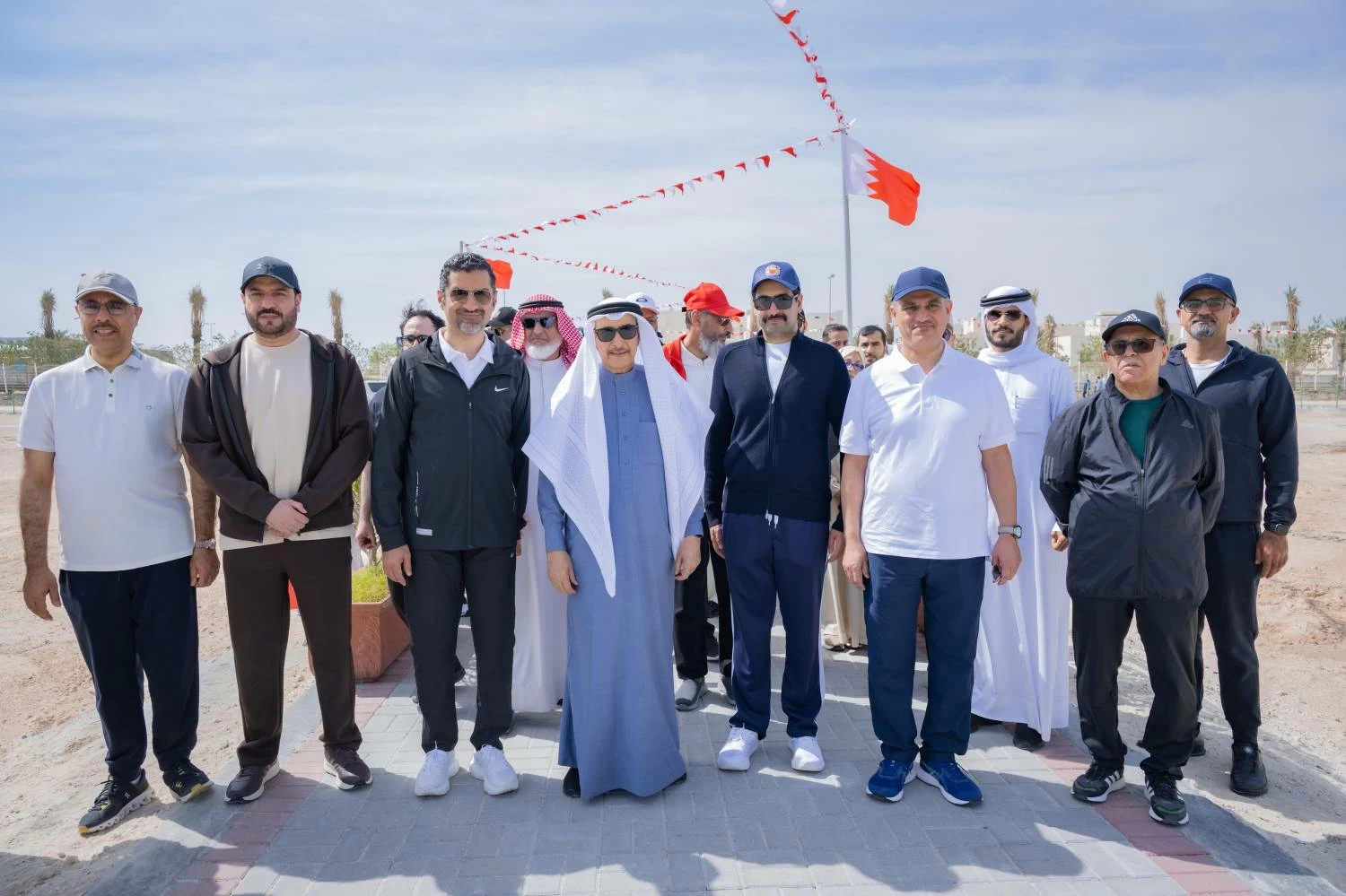 خالد بن عبد الله يفتتح المرحلة الأولى من ممشى سافرة احتفاءً باليوم الرياضي