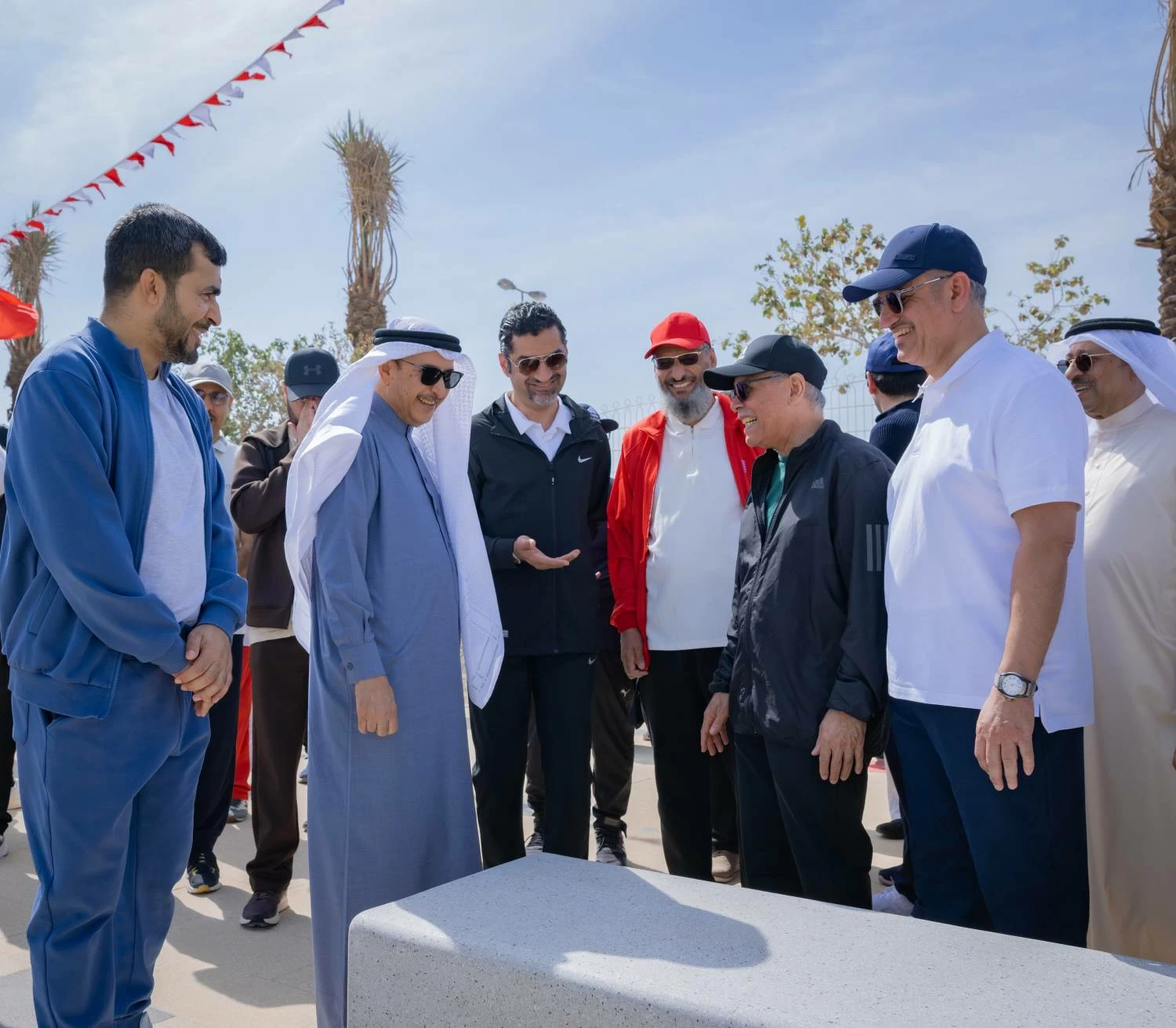 خالد بن عبد الله يفتتح المرحلة الأولى من ممشى سافرة احتفاءً باليوم الرياضي
