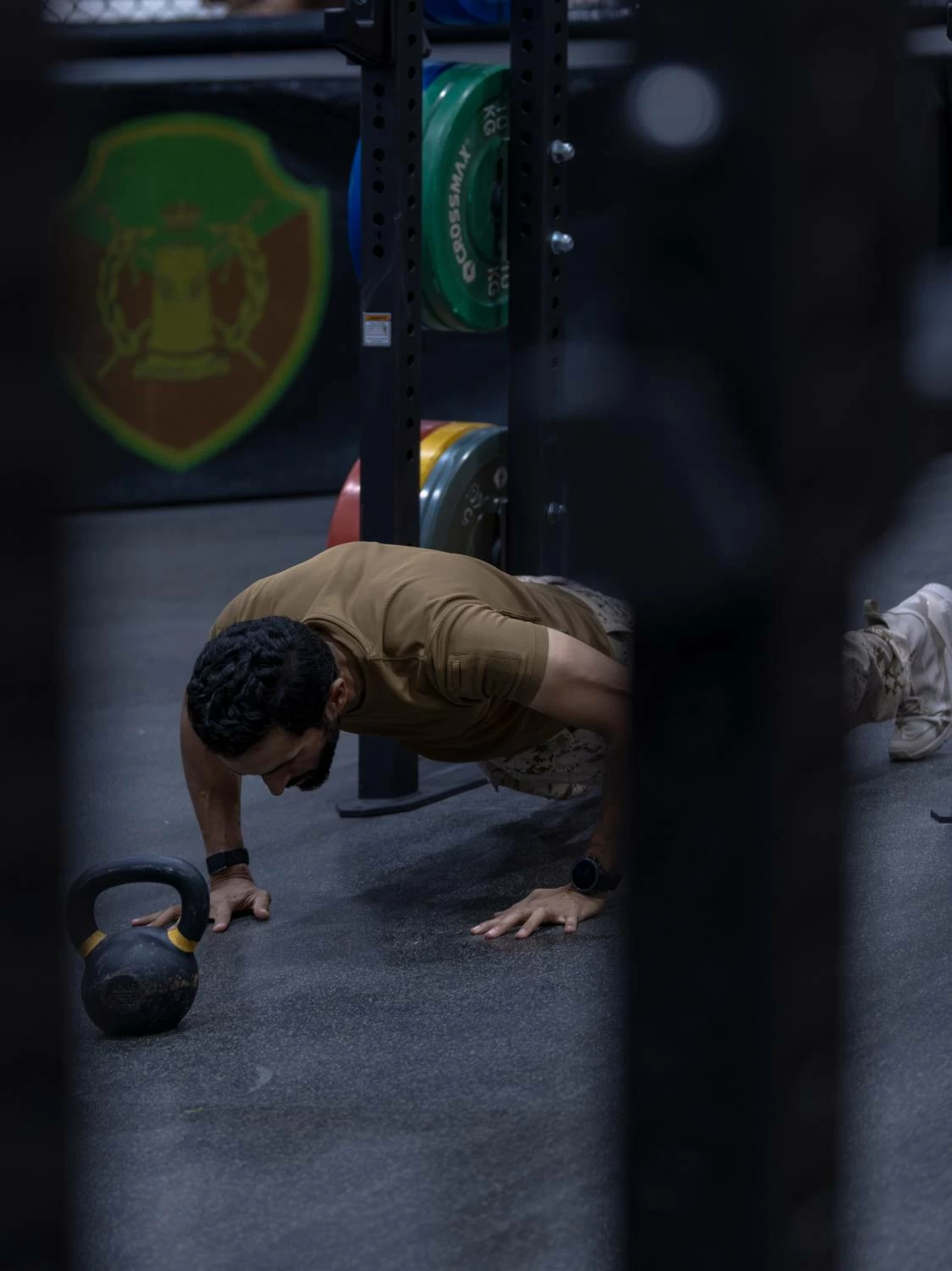 ناصر بن حمد يفتتح مضمار الروضة بالحرس الملكي