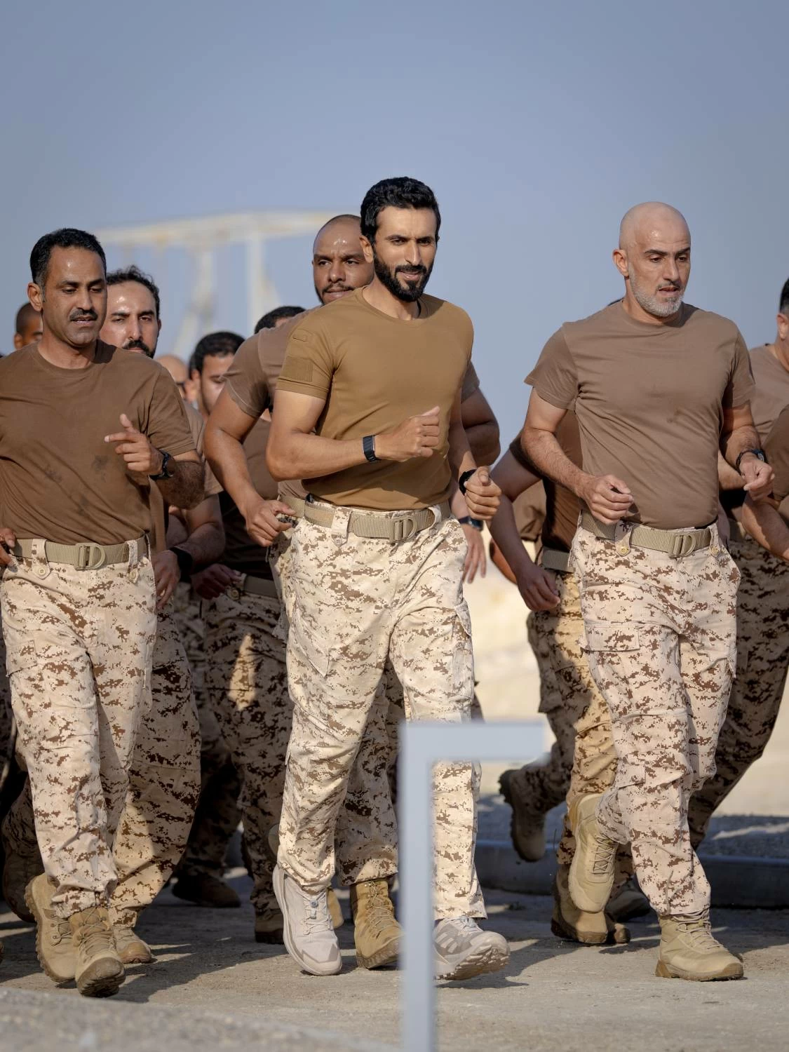 ناصر بن حمد يفتتح مضمار الروضة بالحرس الملكي