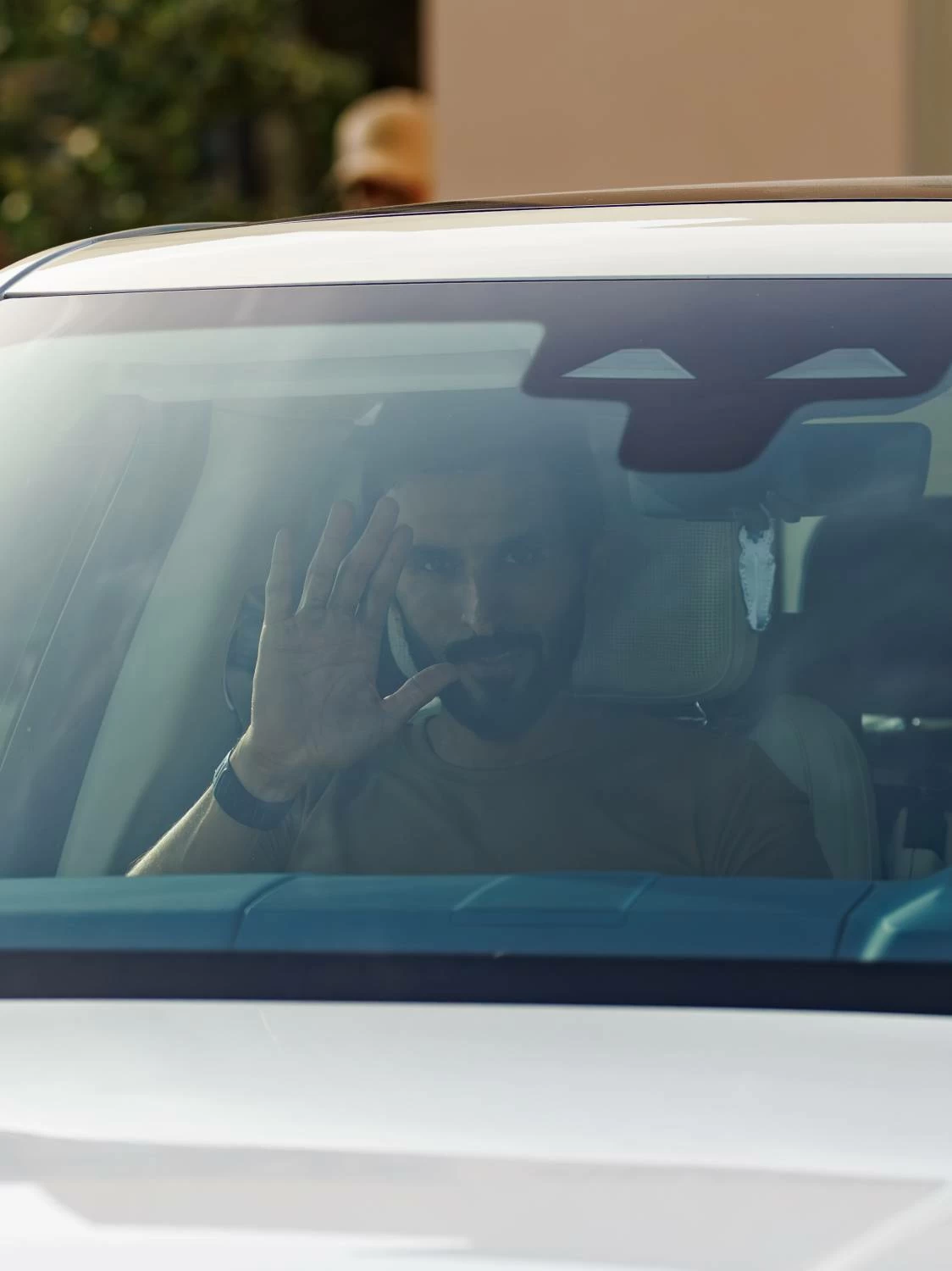 ناصر بن حمد يفتتح مضمار الروضة بالحرس الملكي