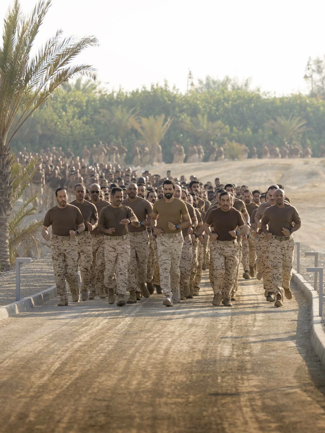 ناصر بن حمد يفتتح مضمار الروضة بالحرس الملكي