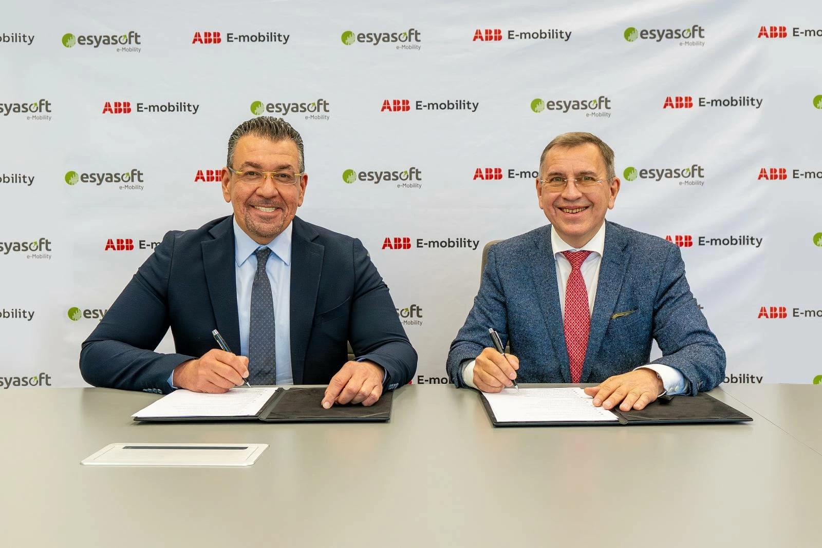 Esyasoft e-Mobility تعلن عن شراكة استراتيجية مع ABB E-mobility