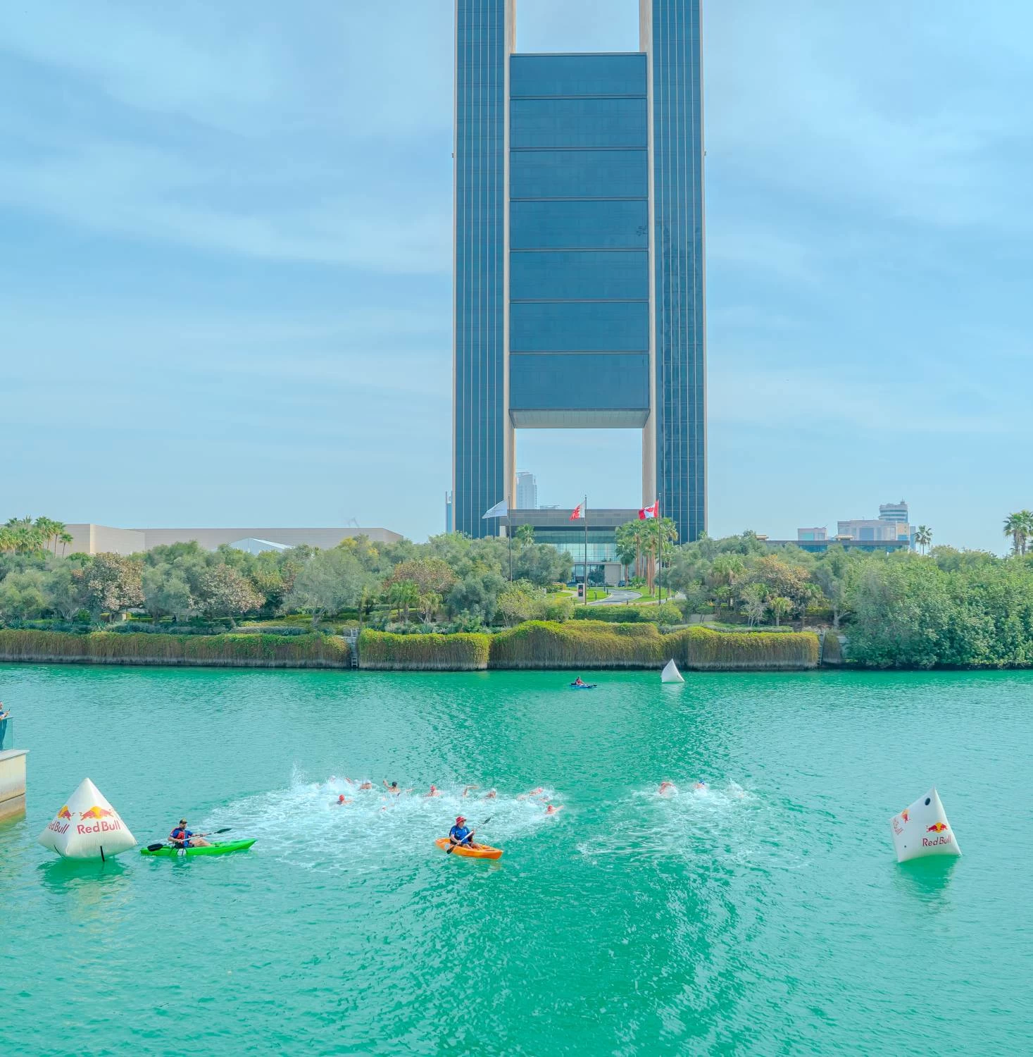 خالد بن حمد يرعى فعالية يوم البحرين الرياضي بخليج البحرين