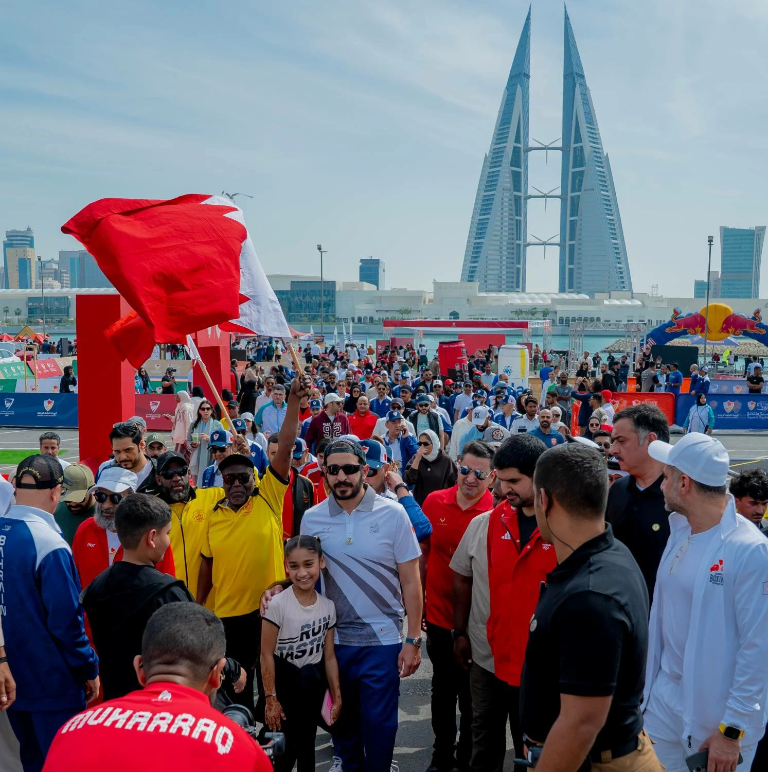 خالد بن حمد يرعى فعالية يوم البحرين الرياضي بخليج البحرين