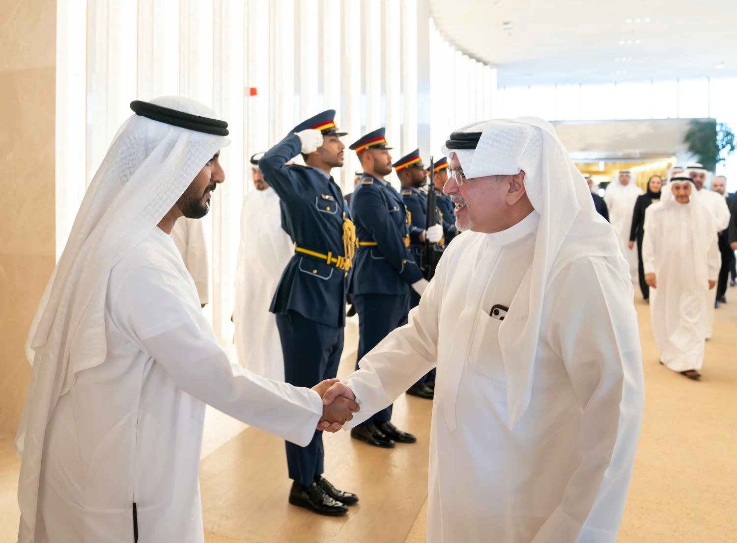 ولي العهد رئيس الوزراء يصل إلى الإمارات في زيارةٍ أخوية