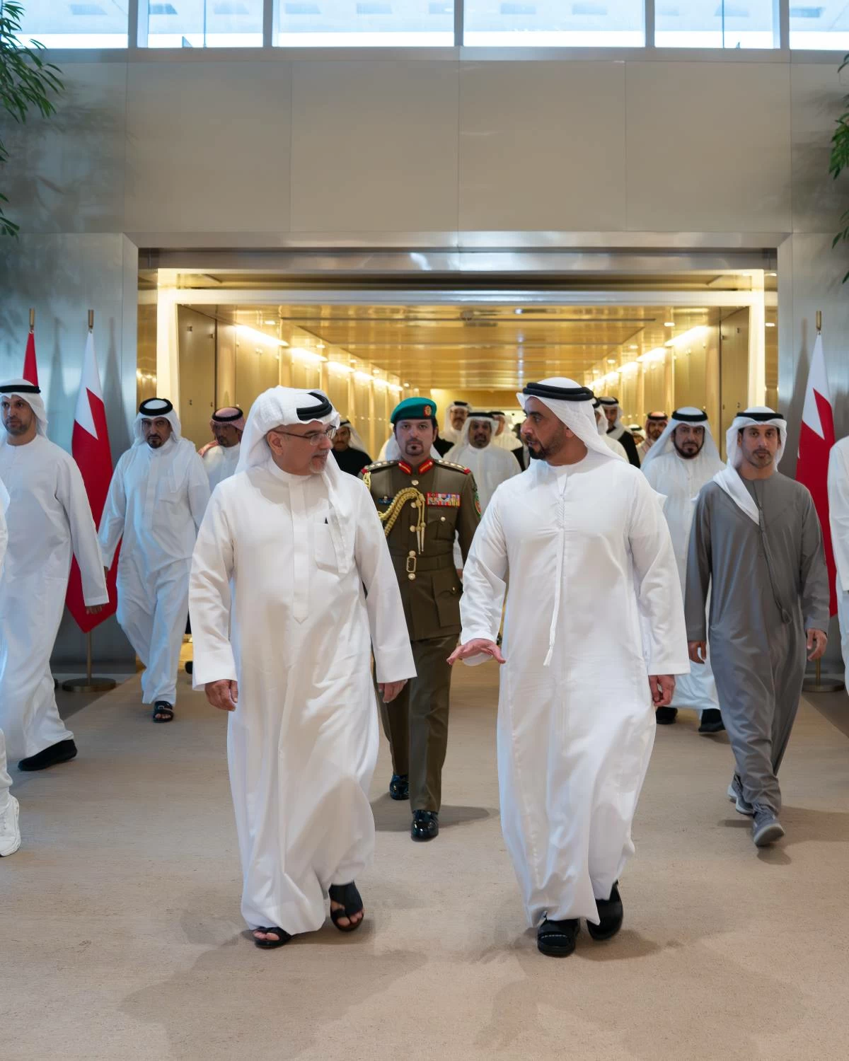 ولي العهد رئيس الوزراء يصل إلى الإمارات في زيارةٍ أخوية