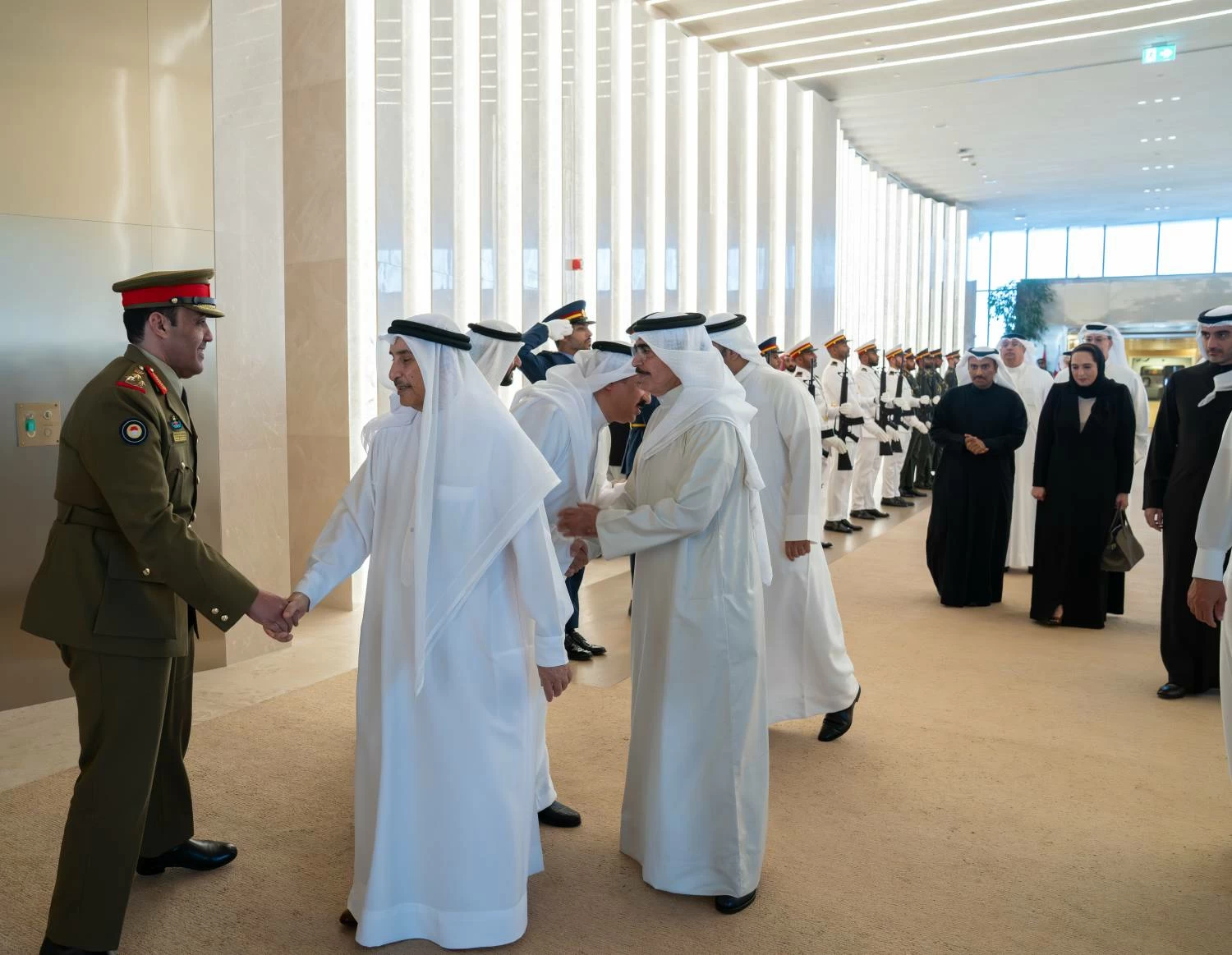 ولي العهد رئيس الوزراء يصل إلى الإمارات في زيارةٍ أخوية