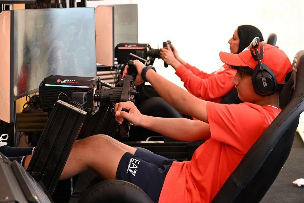 لوكلير يضع فيراري في الصدارة في ثاني أيام التجارب الشتوية بحلبة البحرين الدولية