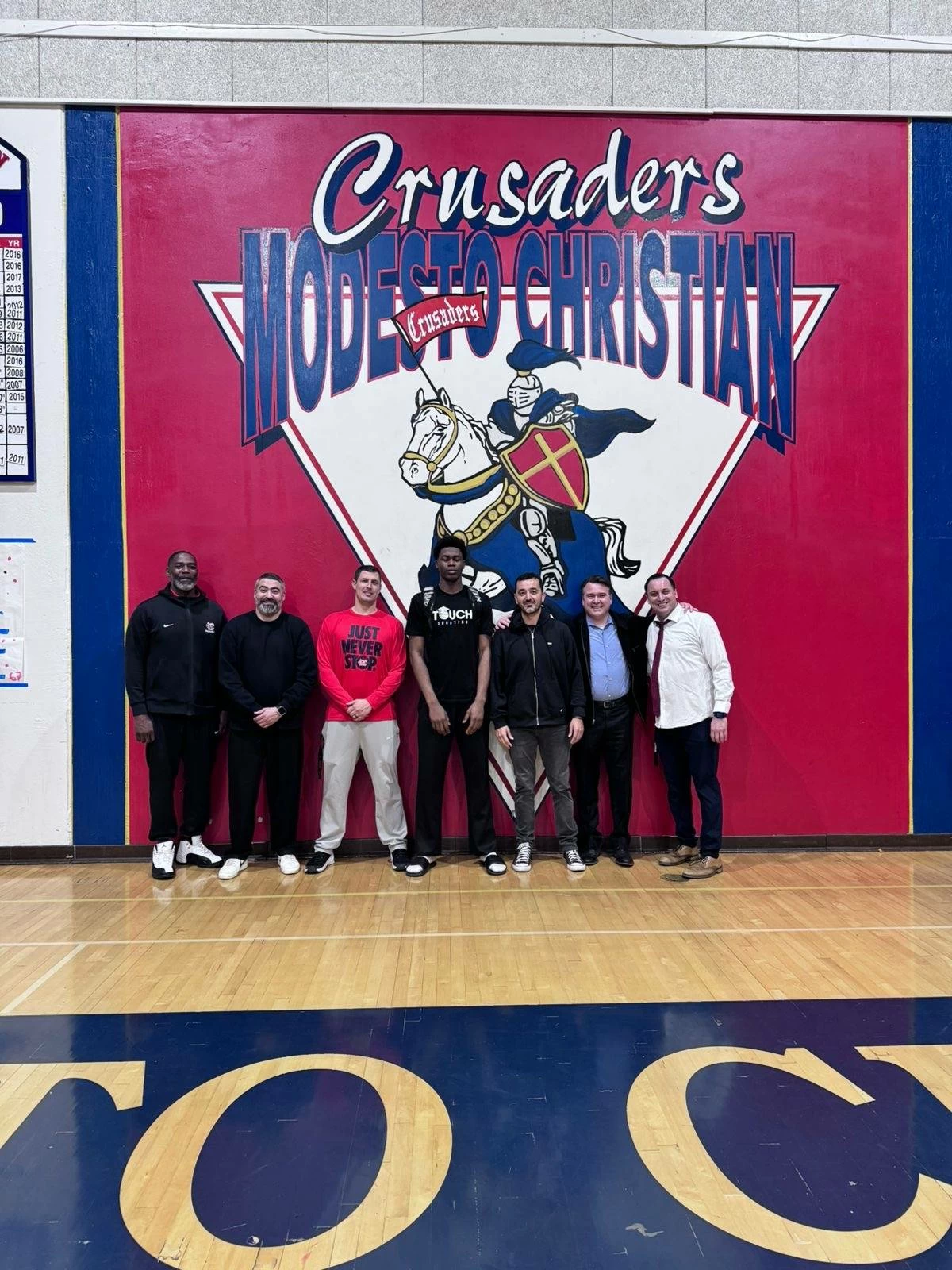 فوفوراس وعزيز يزوران مدرسة سومتو باتريك بالولايات المتحدة لمتابعة لاعبي منتخب السلة