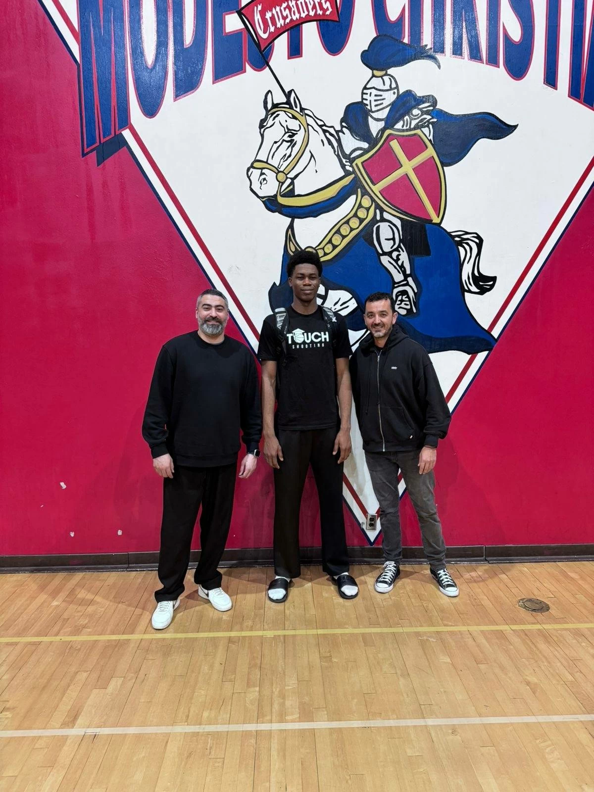 فوفوراس وعزيز يزوران مدرسة سومتو باتريك بالولايات المتحدة لمتابعة لاعبي منتخب السلة