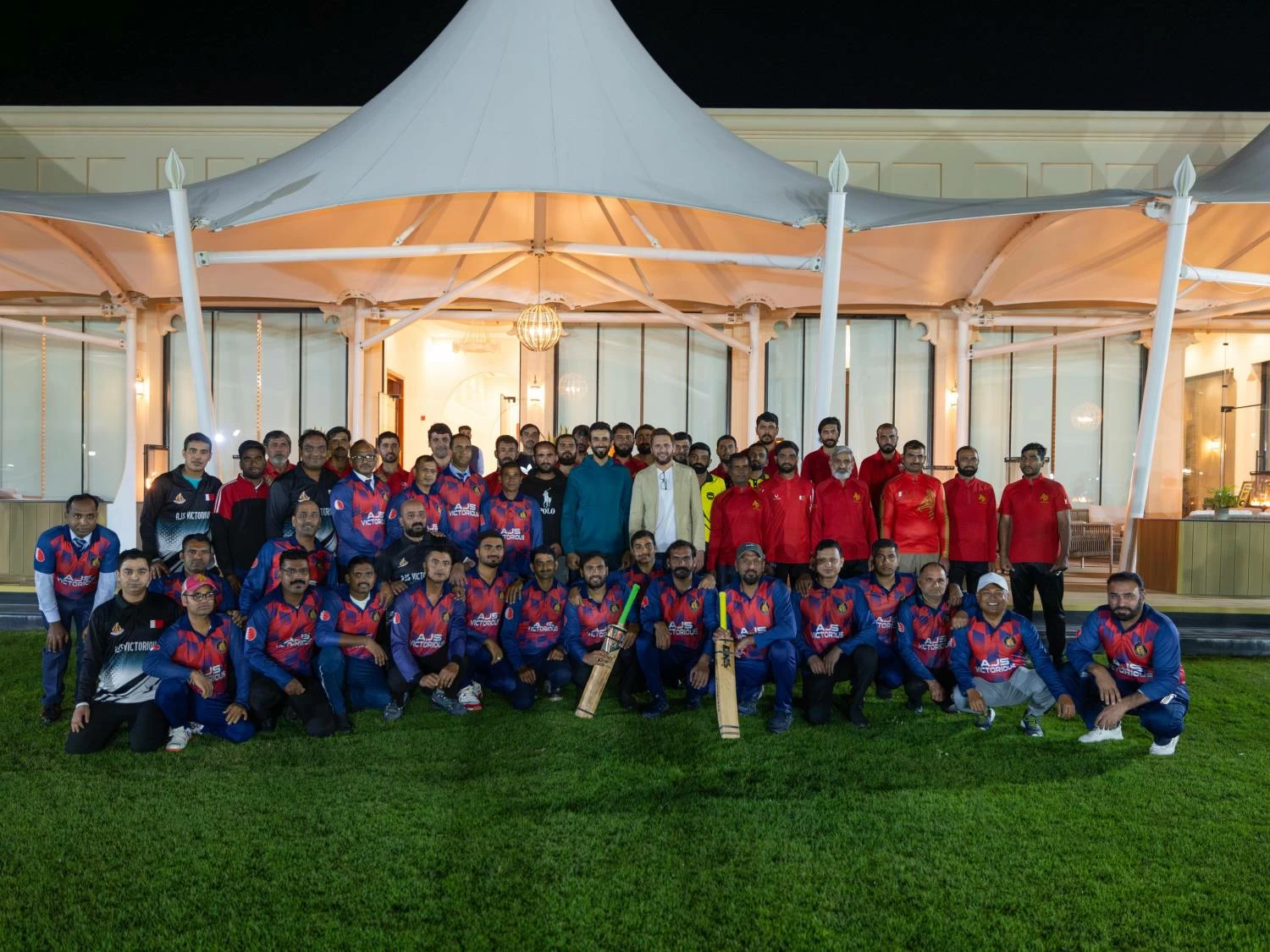 ناصر بن حمد يستقبل النجم الدولي شاهد أفريدي ويؤكد: ماضون في تطوير رياضة الكريكت في مملكة البحرين