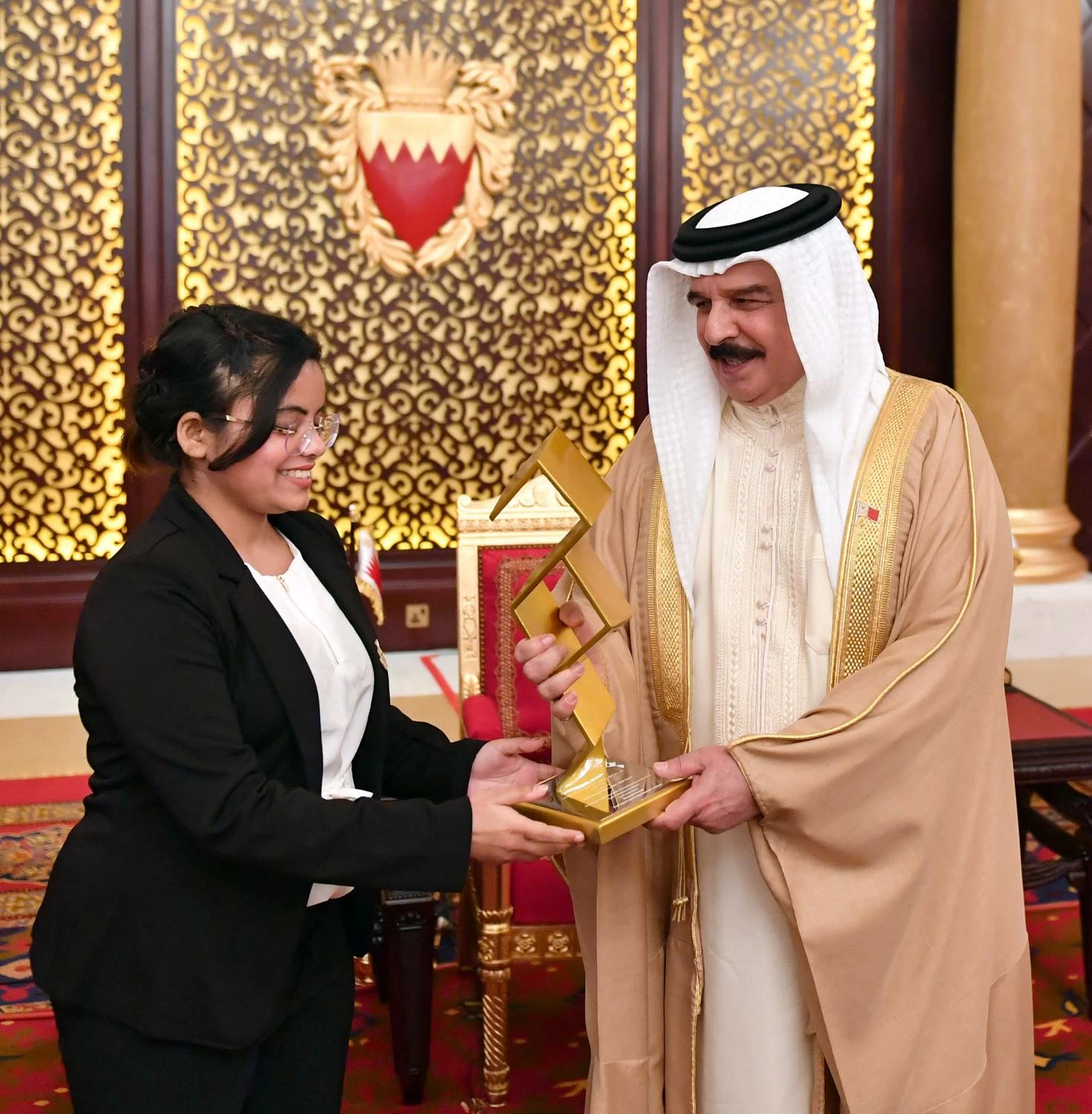 جائزة الملك حمد لتمكين الشباب.. رؤية ملكية تعيد صياغة دور الشباب في التنمية العالمية