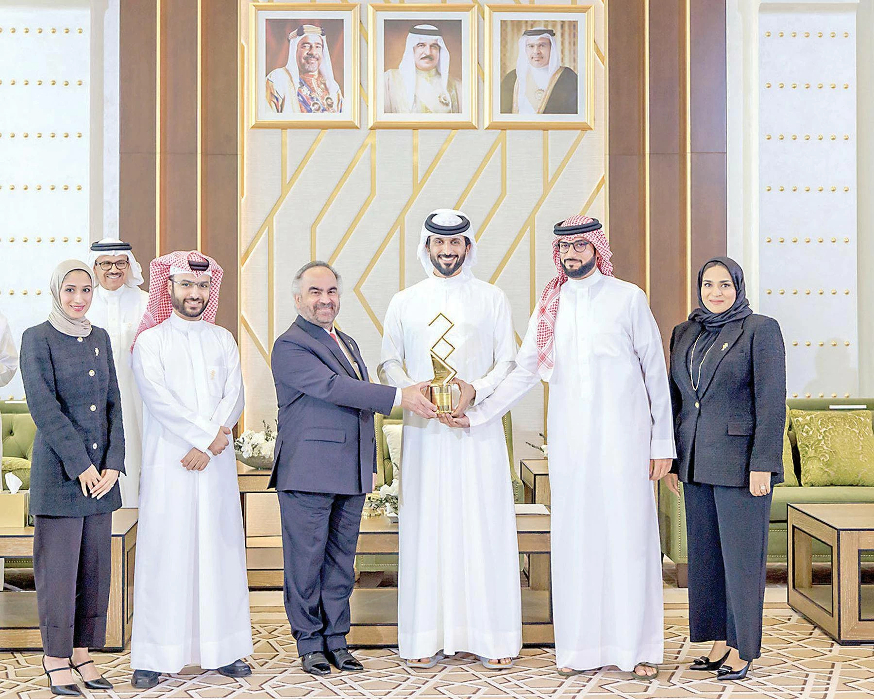 جائزة الملك حمد لتمكين الشباب.. رؤية ملكية تعيد صياغة دور الشباب في التنمية العالمية