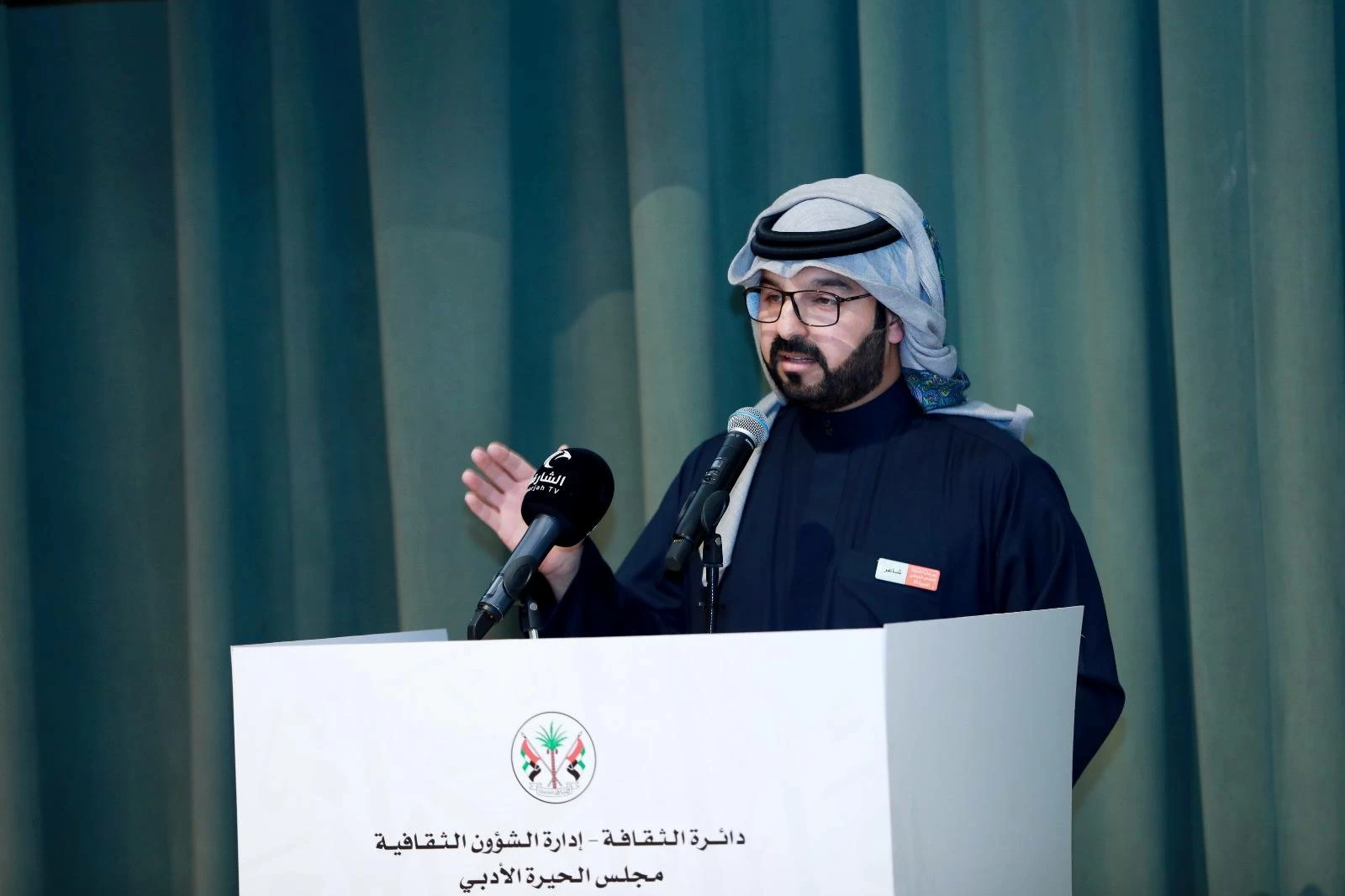 الشاعرة منيرة السبيعي وخالد العثمان يمثلان البحرين في "الشارقة للشعر النبطي"