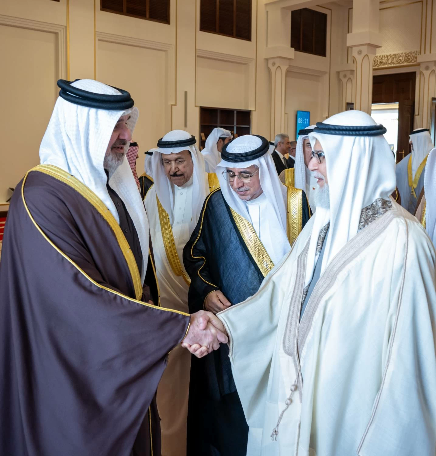 جلالة الملك ينيب عبدالله بن حمد لافتتاح جامع عيسى الكبير في مدينة المحرق