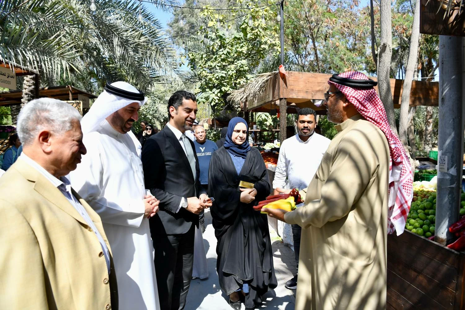 وزير شؤون البلديات والزراعة: أكثر من 220 ألف زائر لسوق المزارعين وبيع أكثر من 250 طناً من الخضروات المحلية