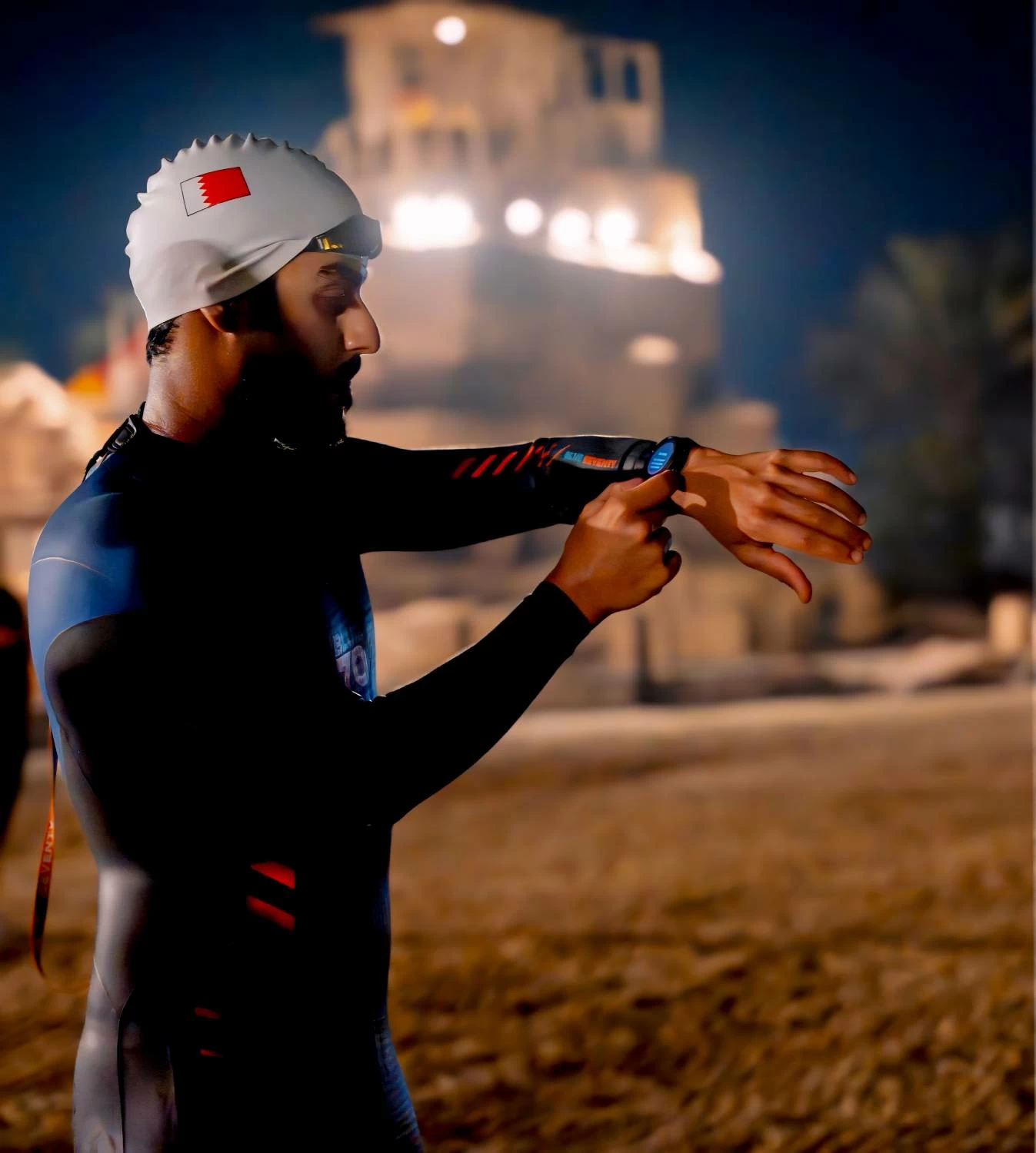 فريق تحدي خالد بن حمد للسباحة يقطع مسافة 44.5 كيلومترا من السعودية للبحرين