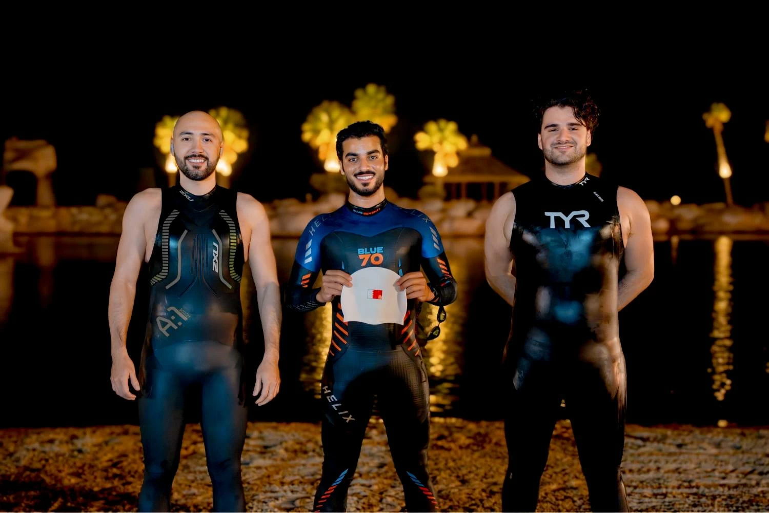 فريق تحدي خالد بن حمد للسباحة يقطع مسافة 44.5 كيلومترا من السعودية للبحرين